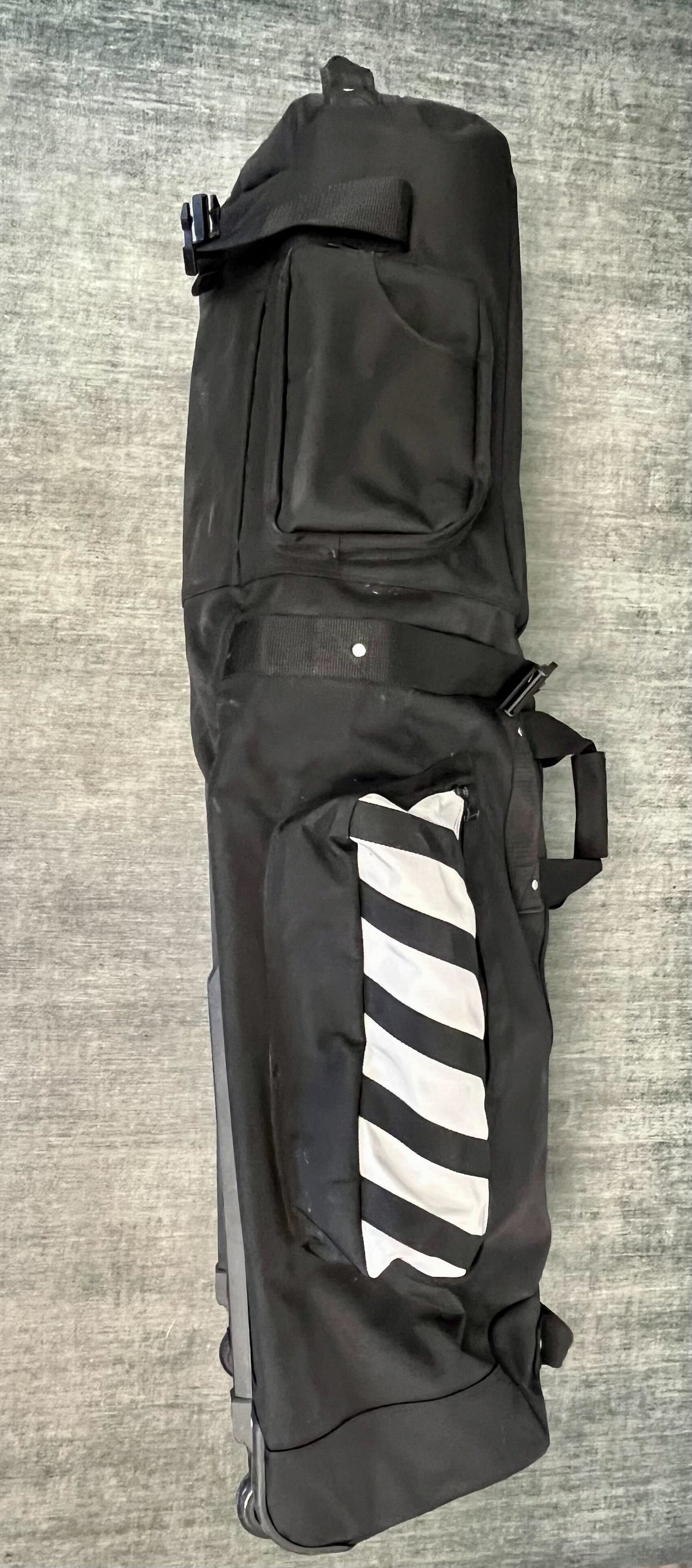 Amazon Basics Soft-Sided Black Wheeled Golf Travel Bag-Next Round