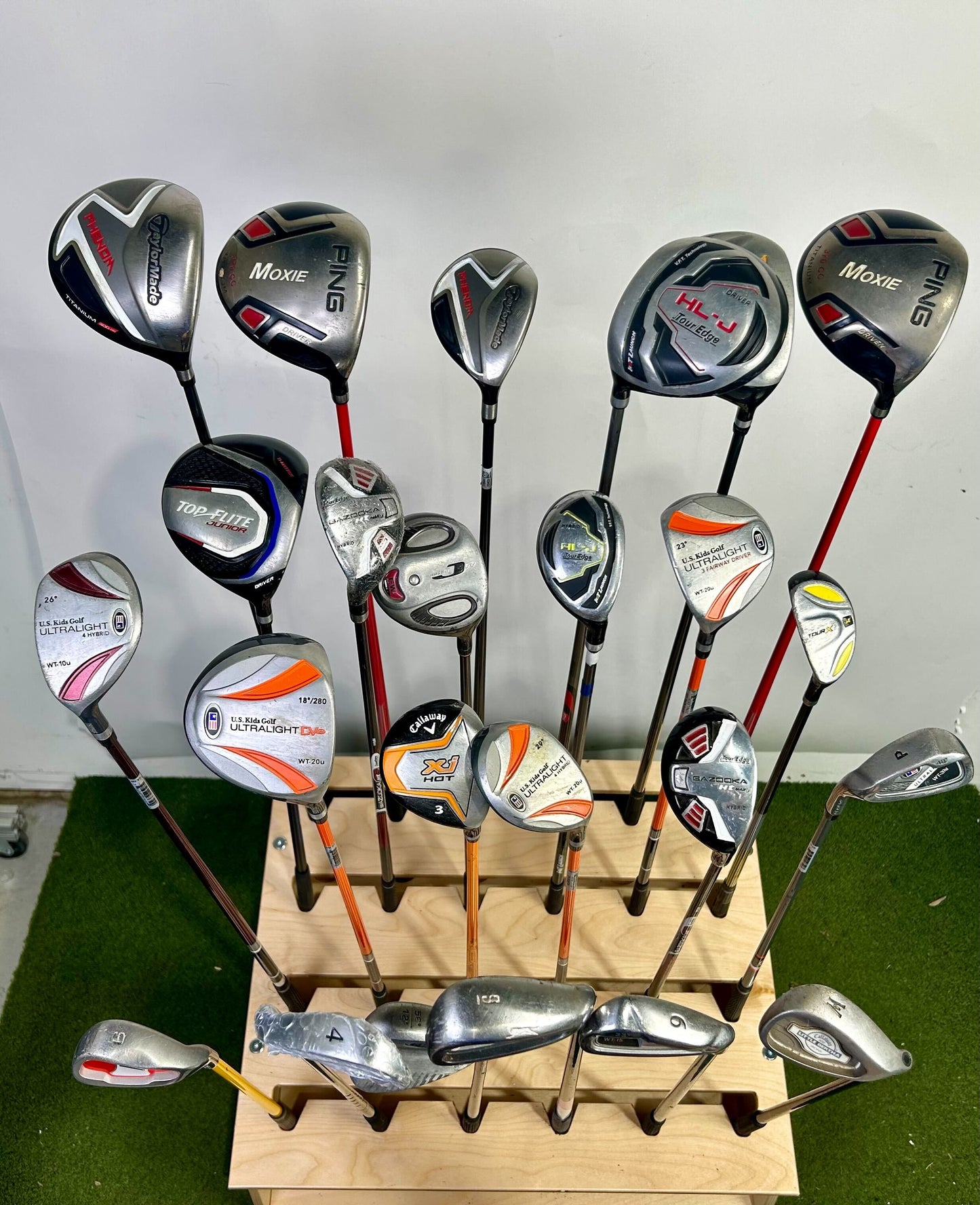 Wholesale lot of 24 Golf Clubs - Right and Left- Handed Kids Clubs- Callaway-Next Round