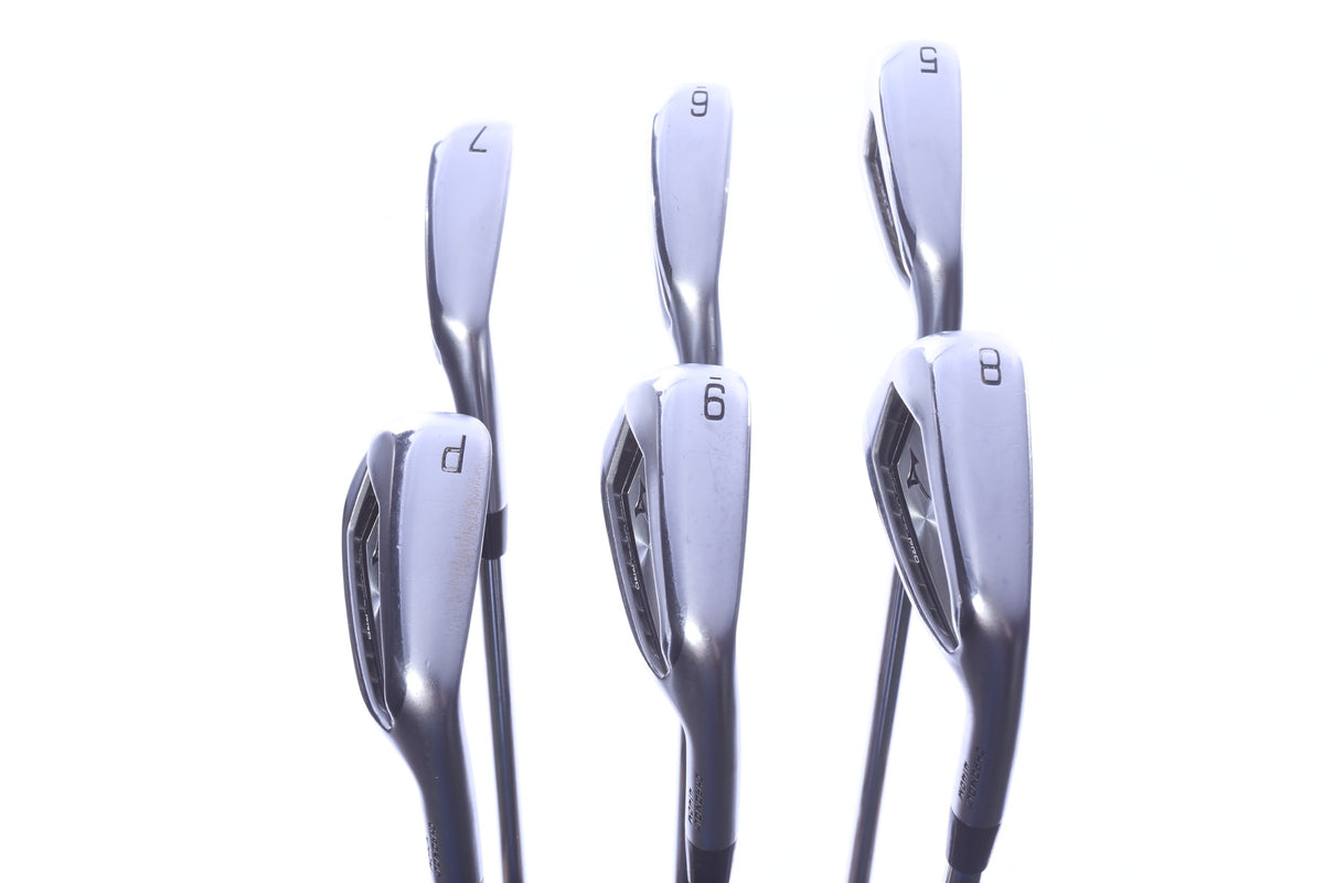 Used Mizuno JPX 921 Hot Metal Pro Iron Set - Right-Handed - 5-PW - Regular Flex