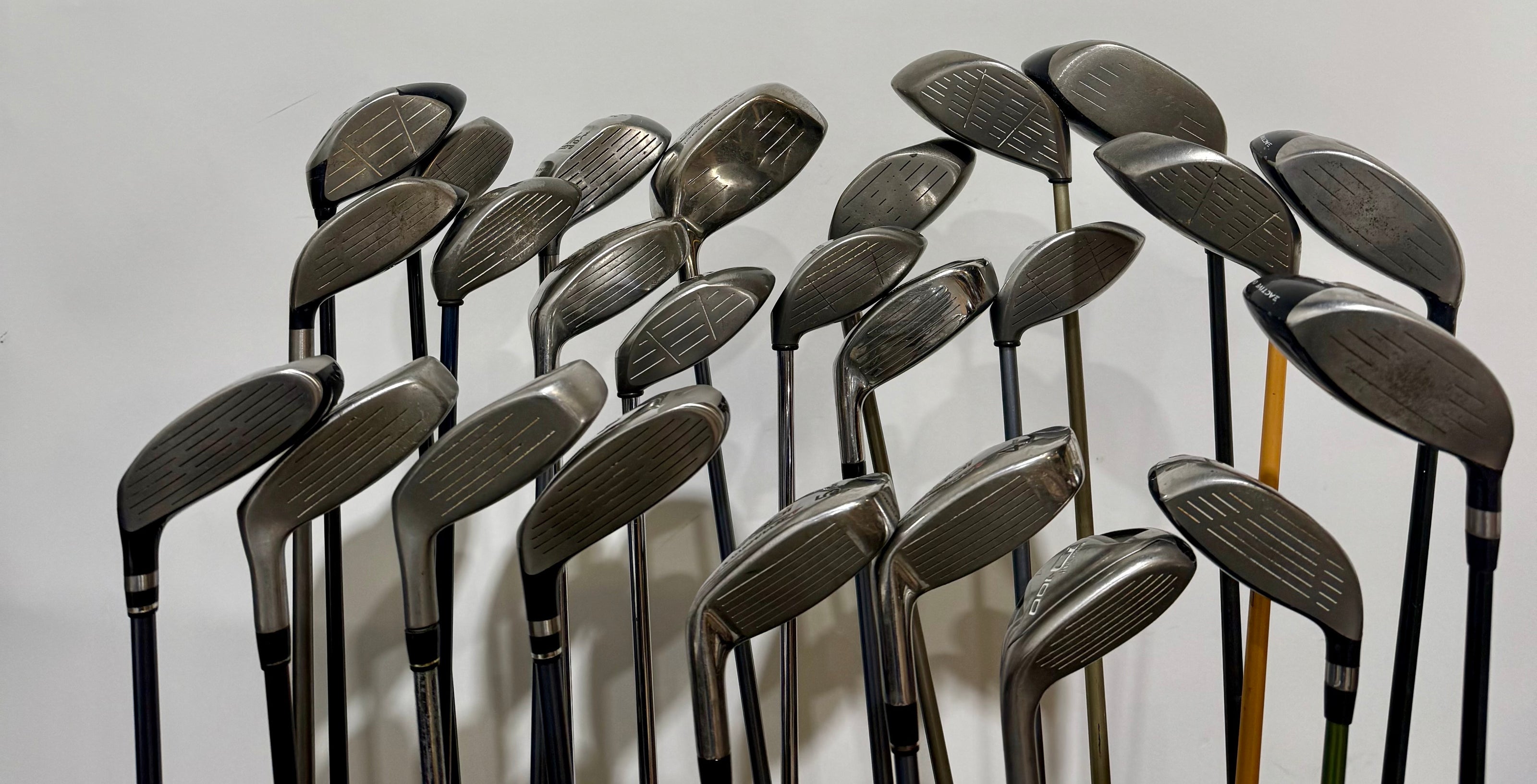 Wholesale Lot of 25 Golf Clubs - Drivers, Woods, and Hybrids. Callaway and Cobra-Next Round