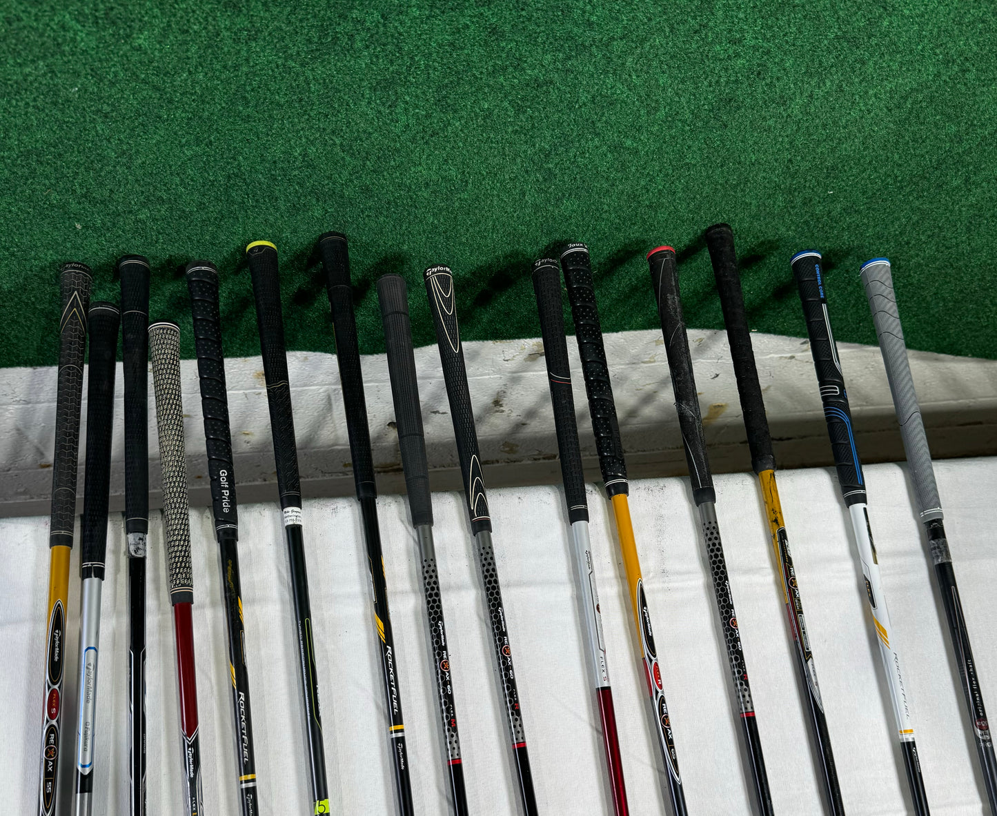 Wholesale Lot of 30 Golf Clubs - TaylorMade Hybrids-Next Round