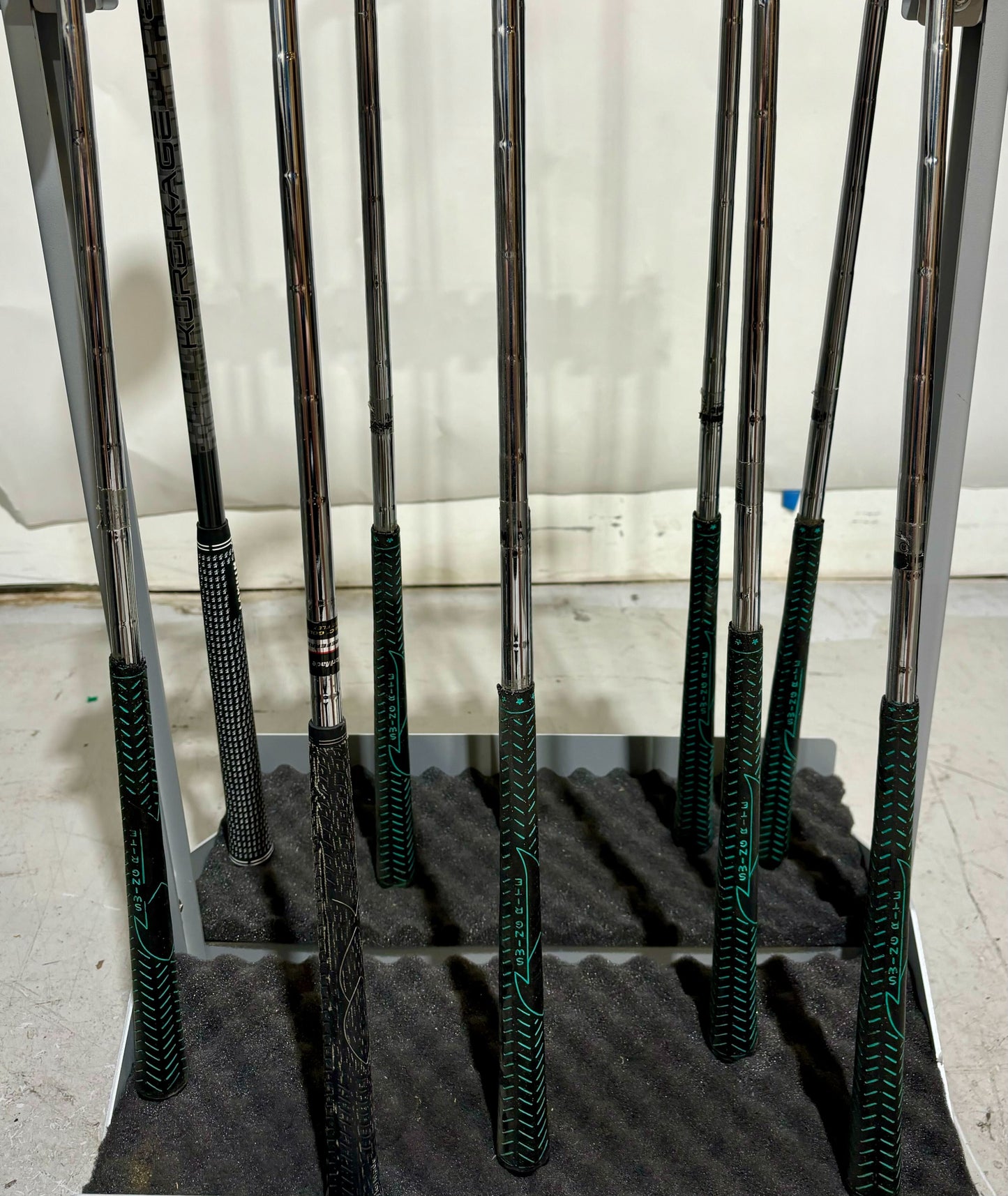Wholesale Lot of 30 Golf Clubs - Assorted Golf Clubs-Next Round