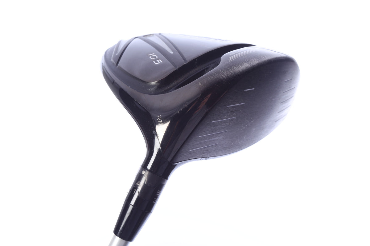 Used Titleist 915 D2 Driver - 10.5 Degrees - Stiff Flex Aldila Rogue 110 MSI - Right-Handed