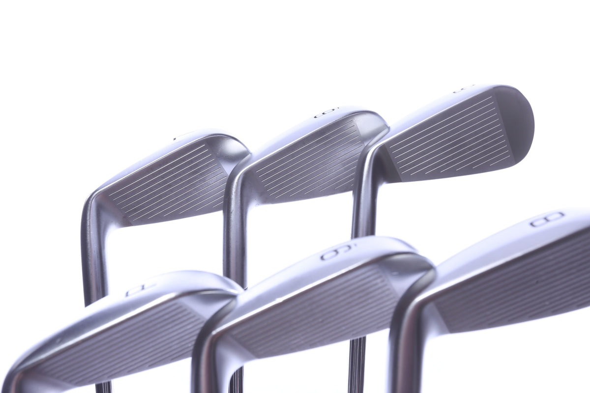 Used Mizuno JPX 925 Forged Iron Set - Right-Handed - 5-PW - Stiff Flex