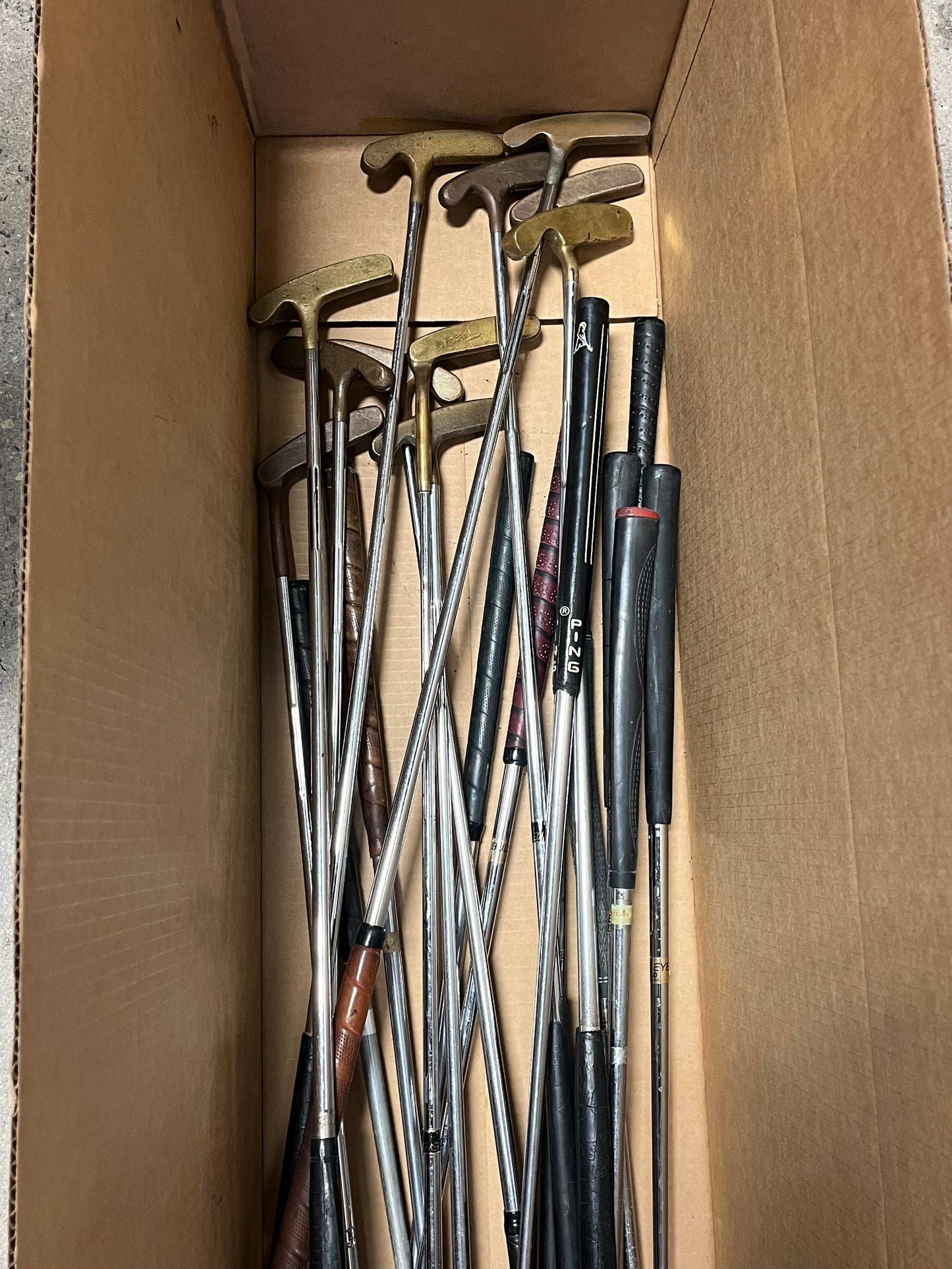Wholesale Lot of 20 Titleist Bullseye Putters-Next Round