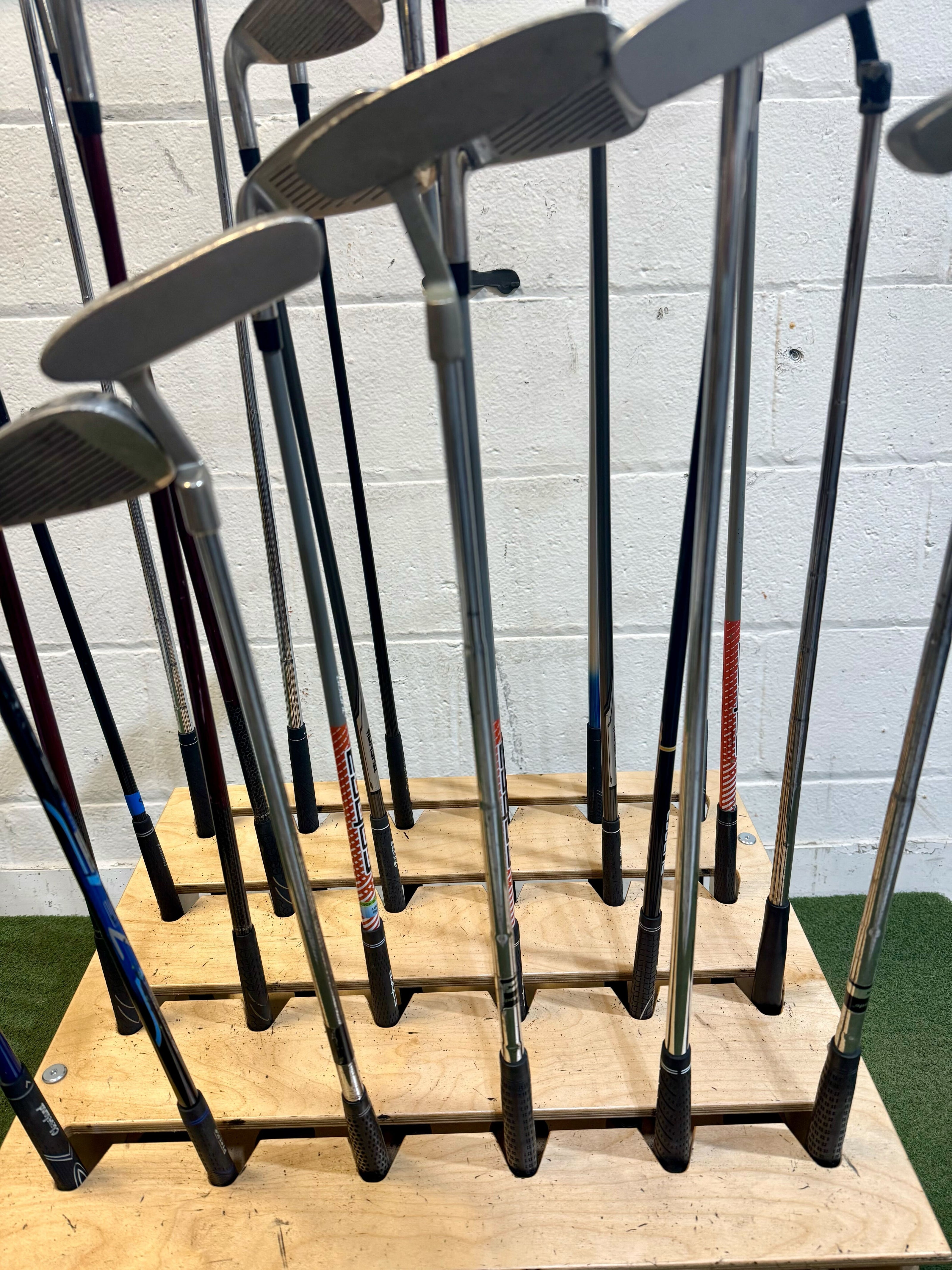 Wholesale Lot of 30 Assorted Golf Clubs - Youth Flexes