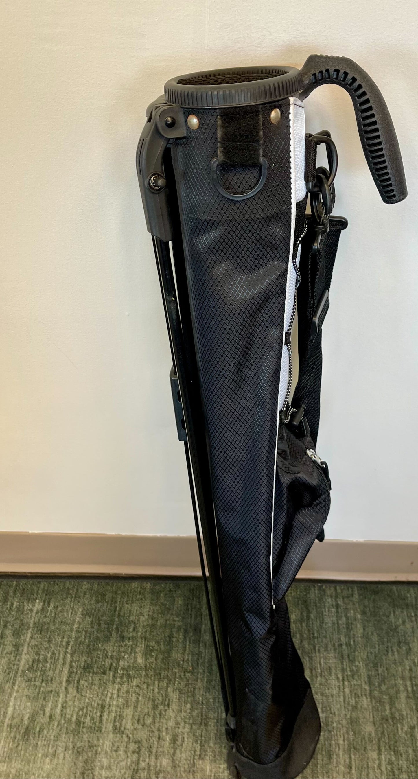Orlimar Pitch and Putt Lightweight Sunday Carry Golf Bag Black/White-Next Round