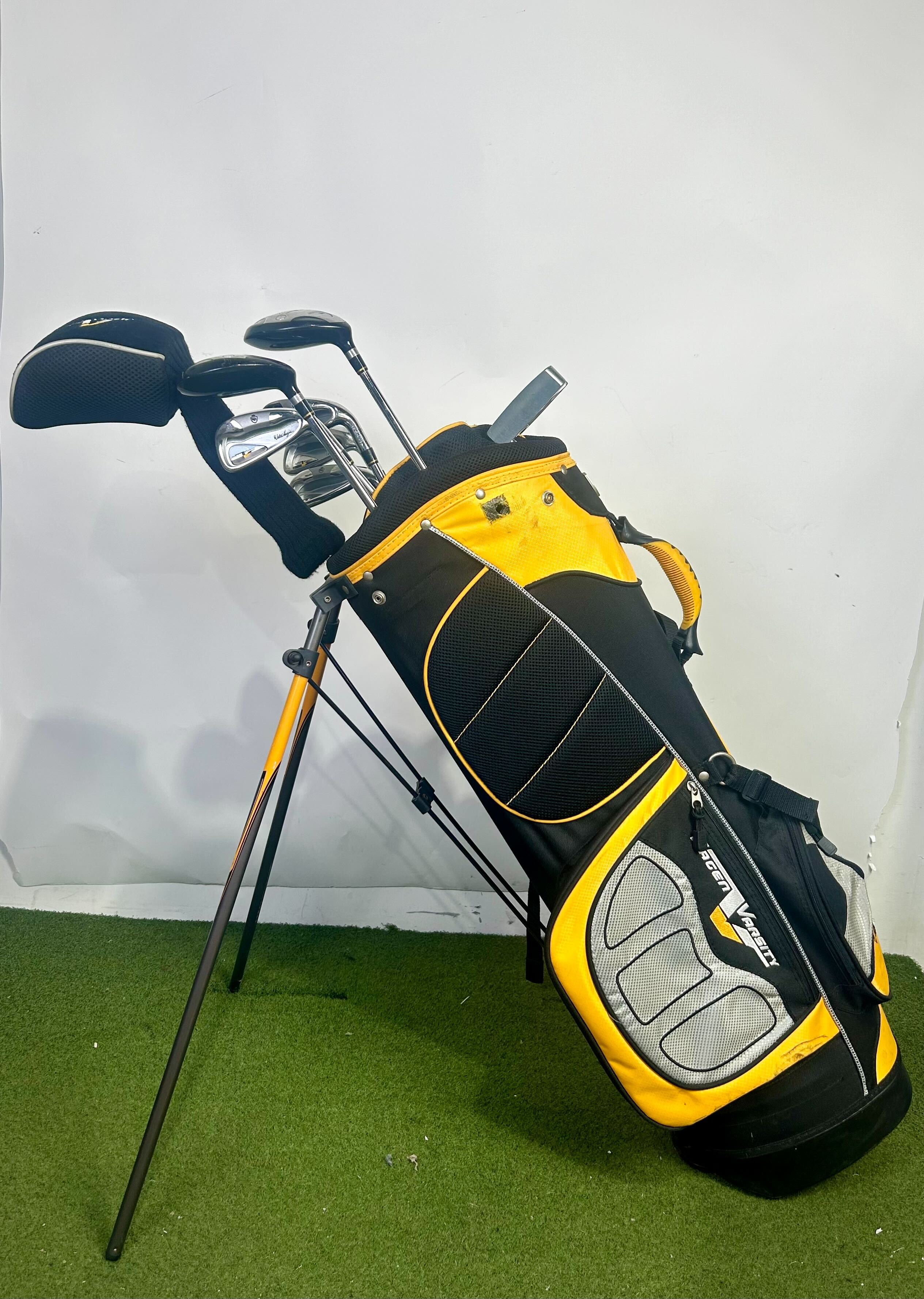 Walter Hagen Junior Golf Bag - Includes Complete Walter Hagen Junior Set-Next Round