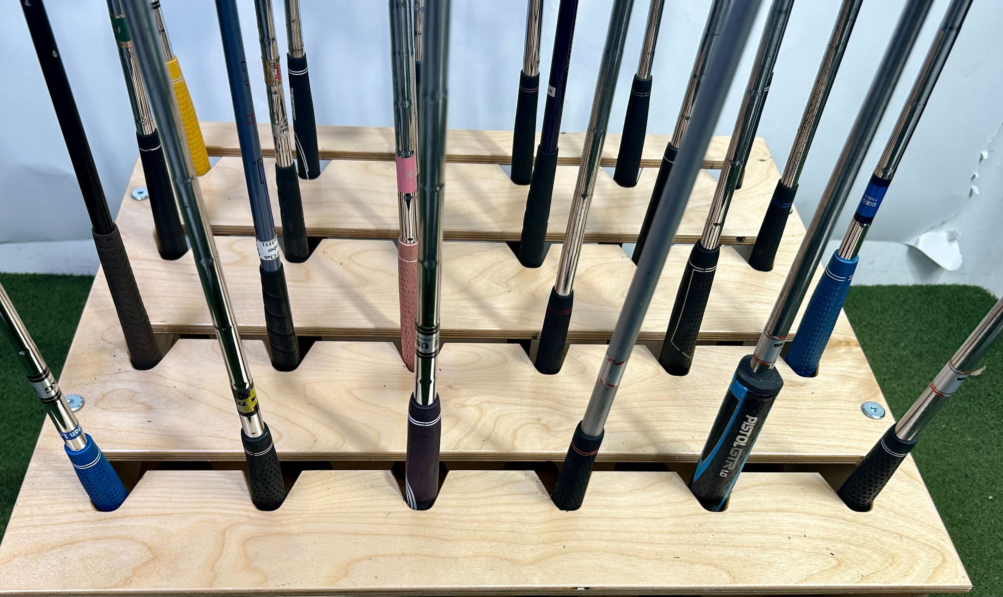 Wholesale lot of 24 kids Putters - Right and Left-Handed- Cobra and U.S. Kids-Next Round