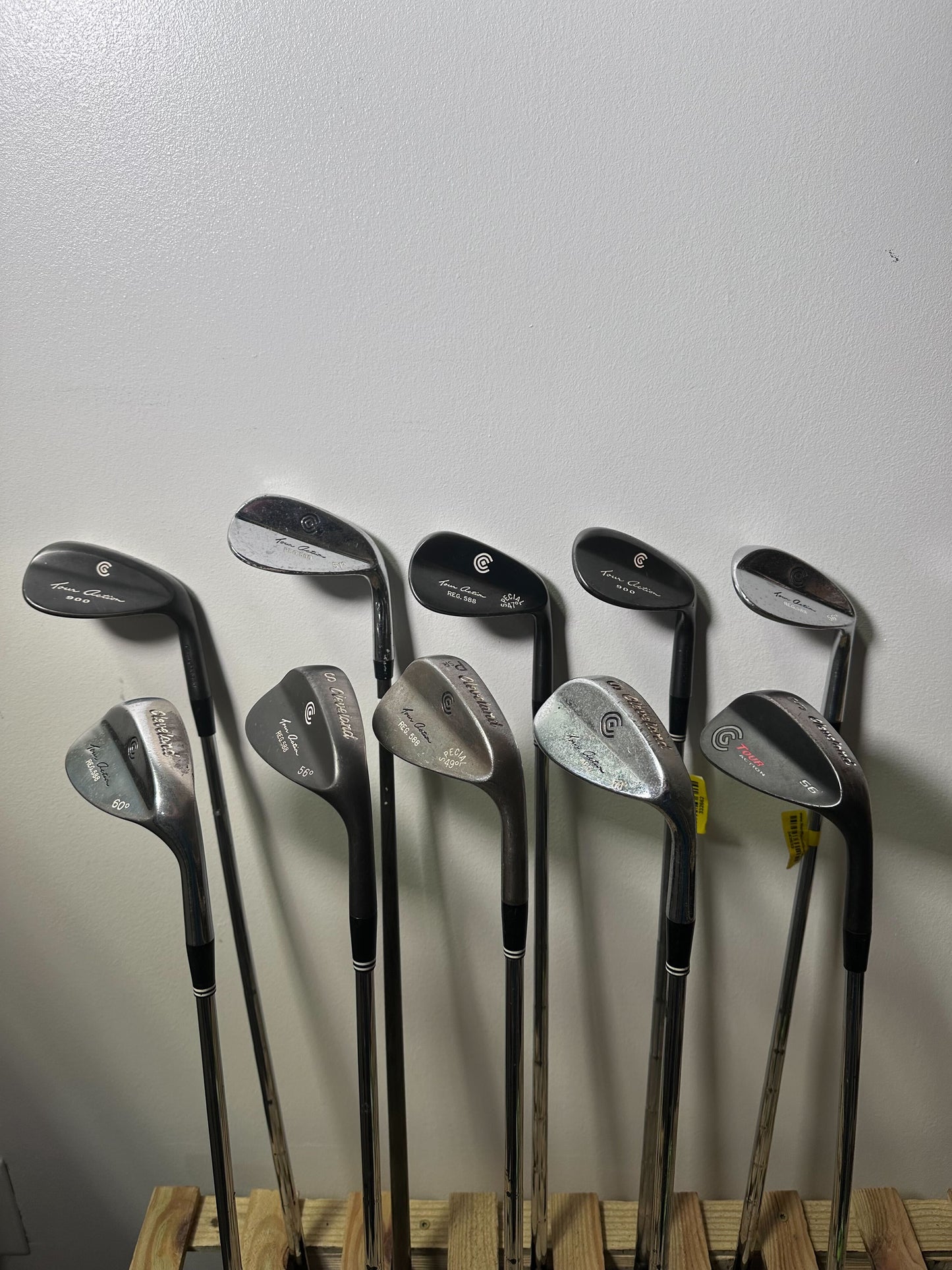 Wholesale Lot of 50 Cleveland Wedges-Next Round