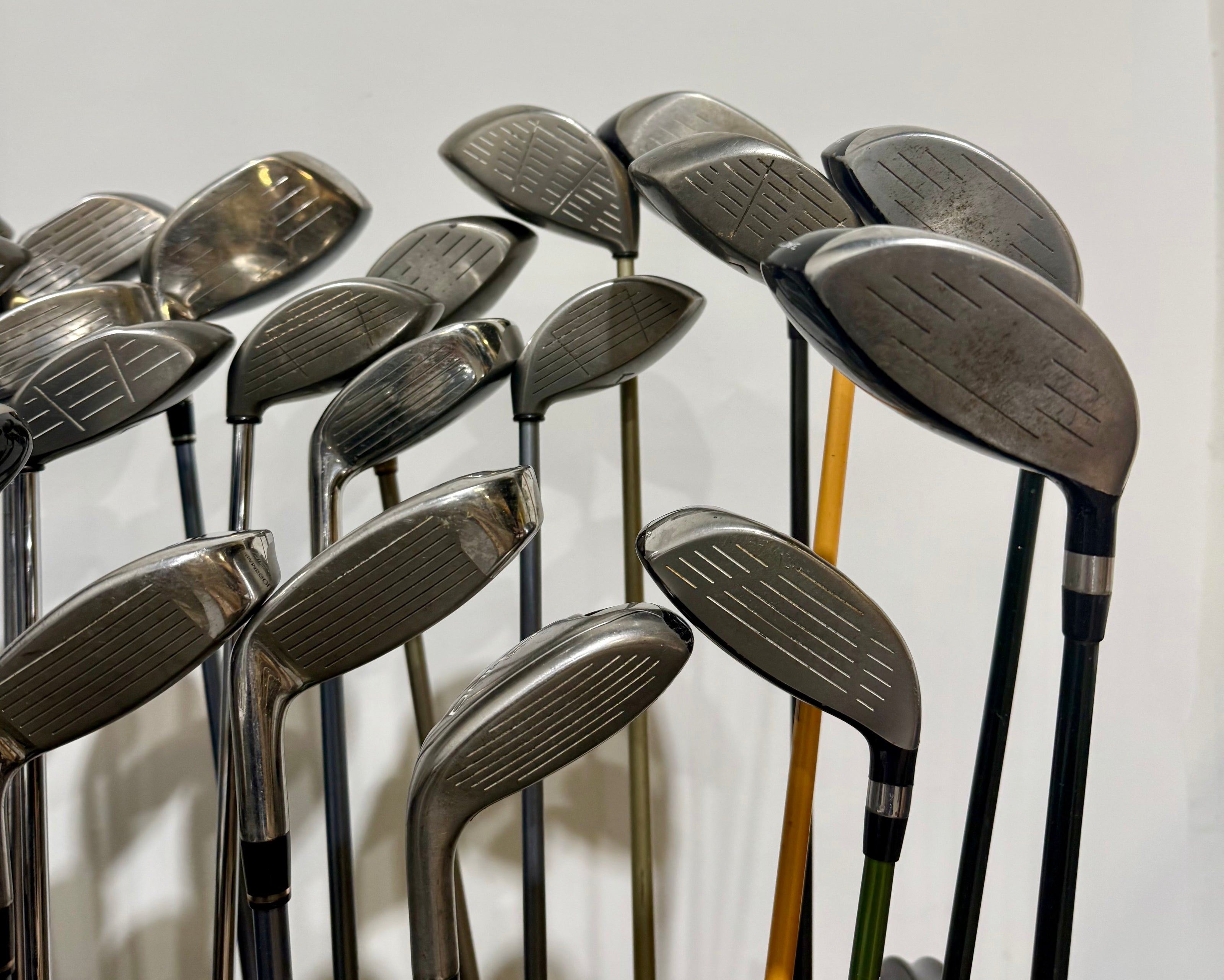 Wholesale Lot of 25 Golf Clubs - Drivers, Woods, and Hybrids. Callaway and Cobra-Next Round