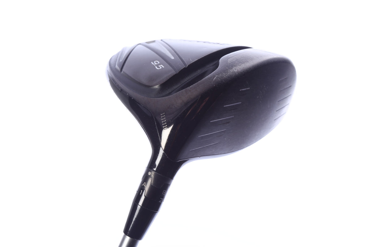 Used Titleist 915 D2 Driver - 9.5 Degrees - Stiff Flex Mitsubishi Diamana M+50 - Right-Handed