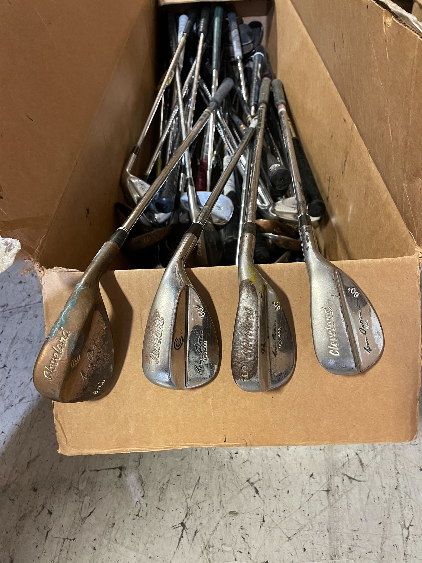 Wholesale Lot of 50 Cleveland 588 Tour Action & Reg 588 Wedges