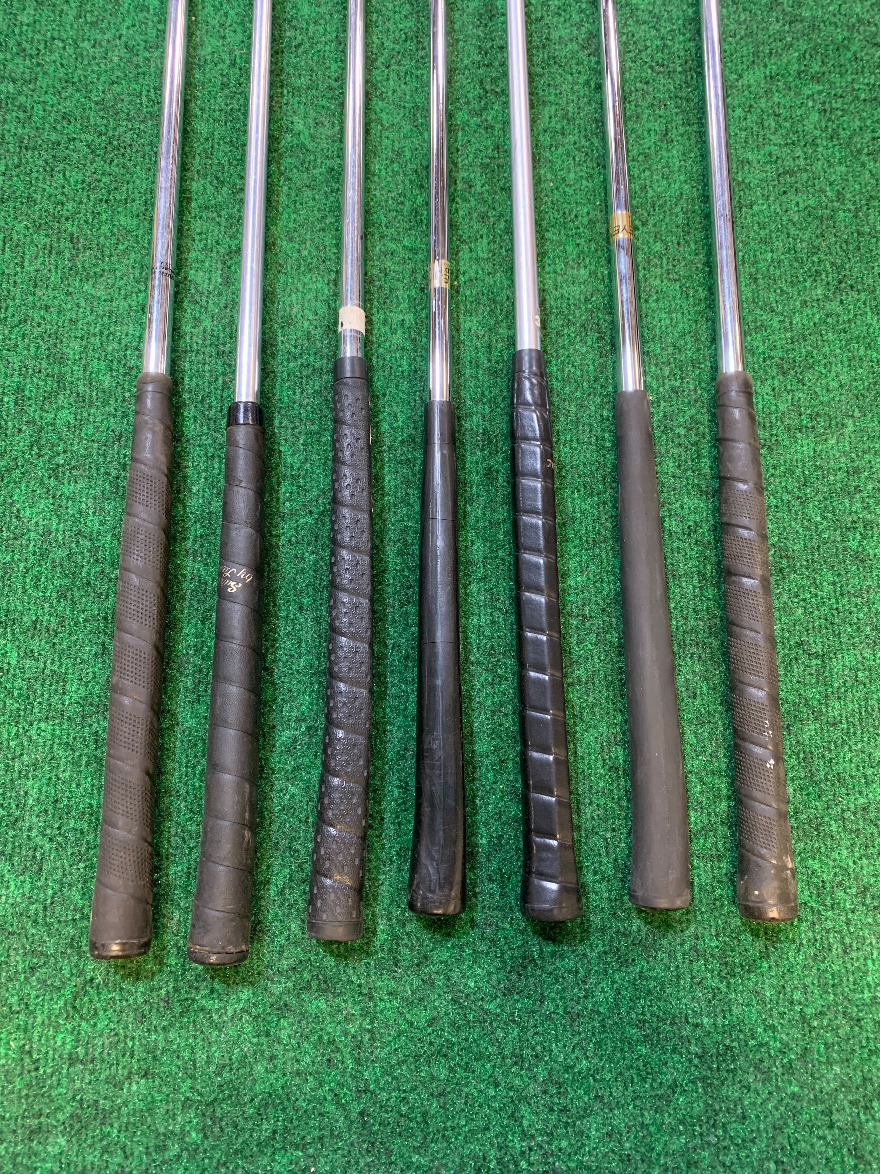 Wholesale Lot of 15 Golf Clubs - Titleist Bullseye Putters-Next Round