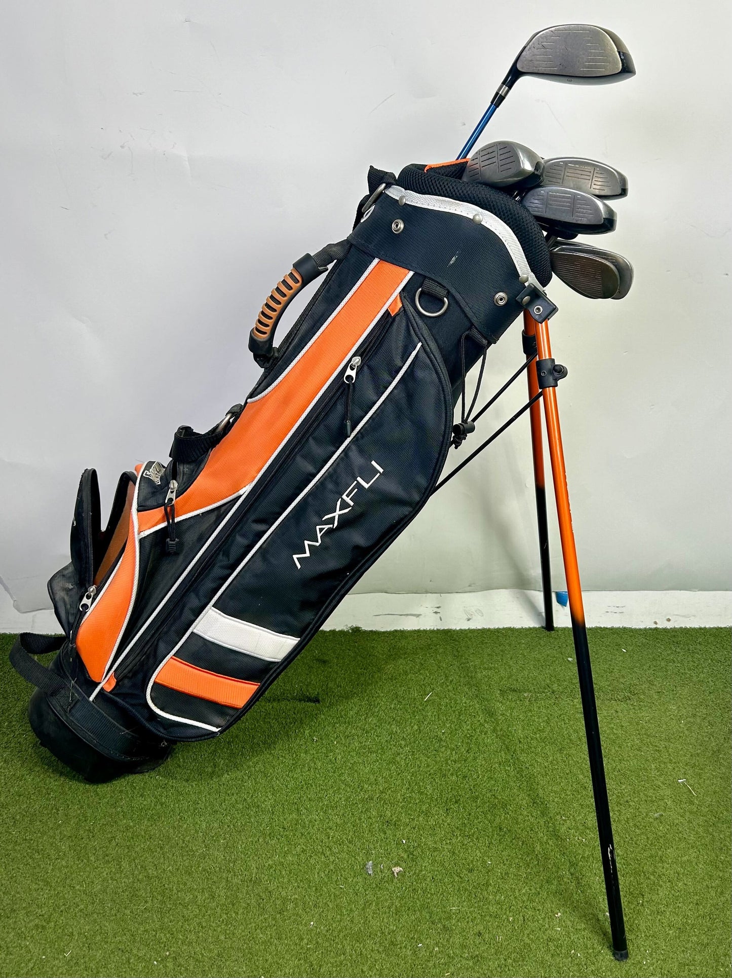 Maxfli Junior Bag - Includes Complete Right-Handed Tour Series U.S Kids Golf Set-Next Round