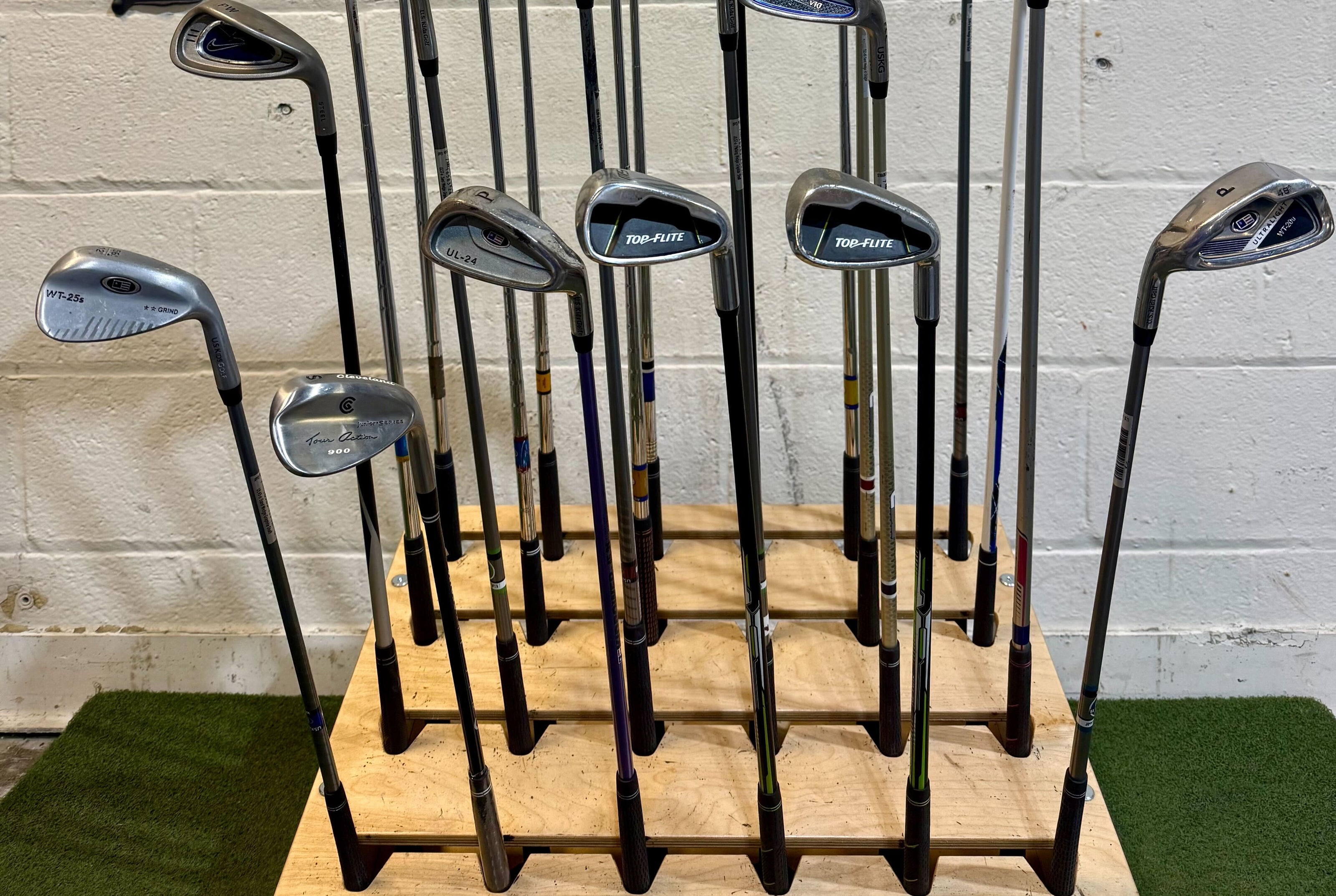 Wholesale Lot of 35 Golf Clubs - Assorted Wedges - Youth Flexes