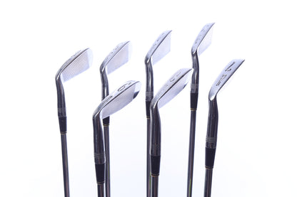 Used Wilson STAFF FG-17 Iron Set - Right-Handed - 3-9 - Stiff Flex
