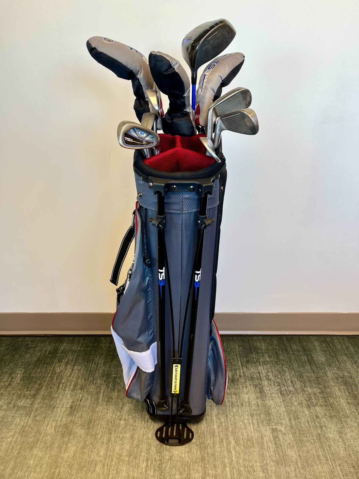 Us Kids Golf TS3 v5 1W, 3W, 3HY, 4H, 5-SW Kids Set RH 60G w/ matching TS3 Bag-Next Round