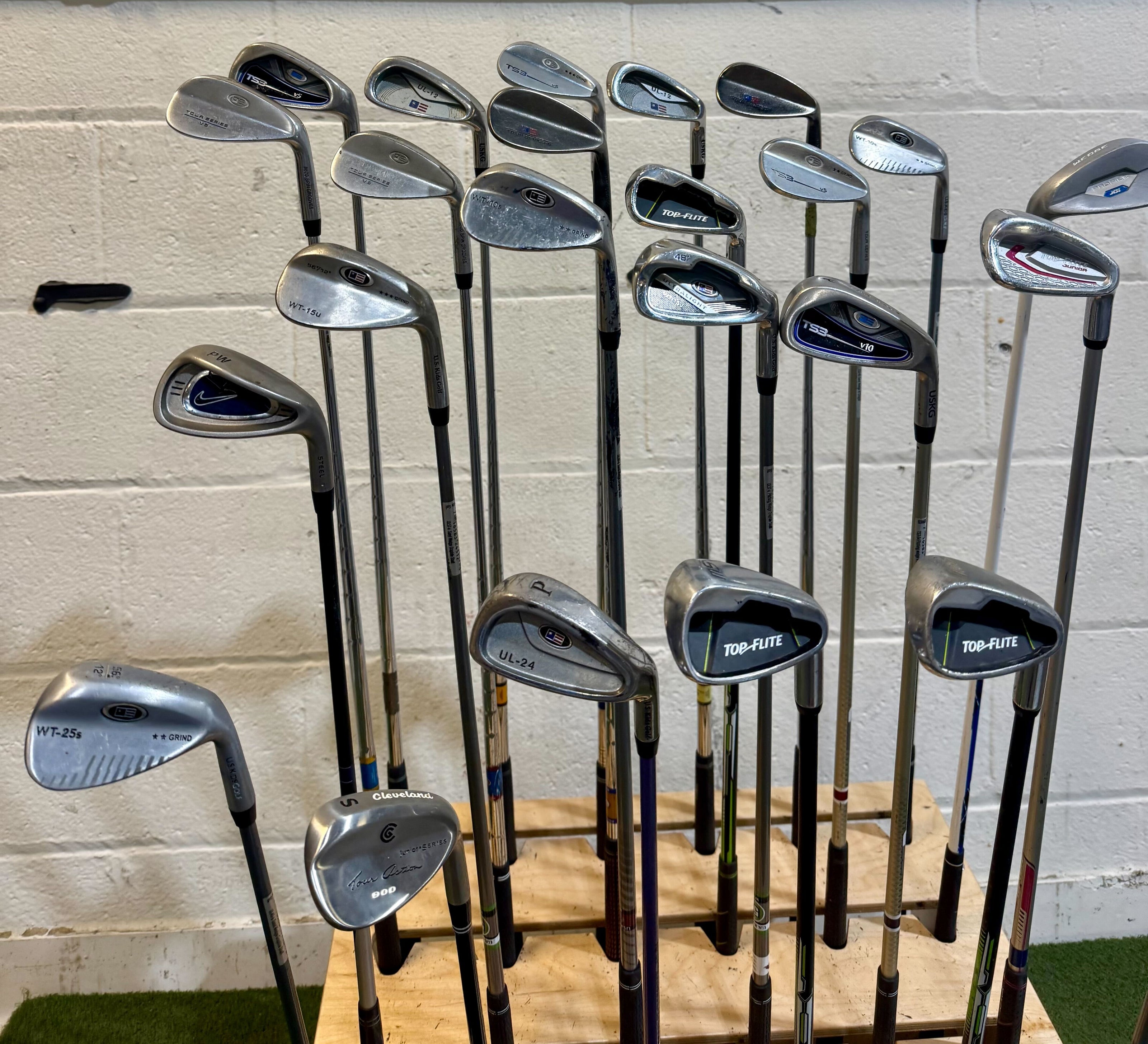 Wholesale Lot of 35 Golf Clubs - Assorted Wedges - Youth Flexes