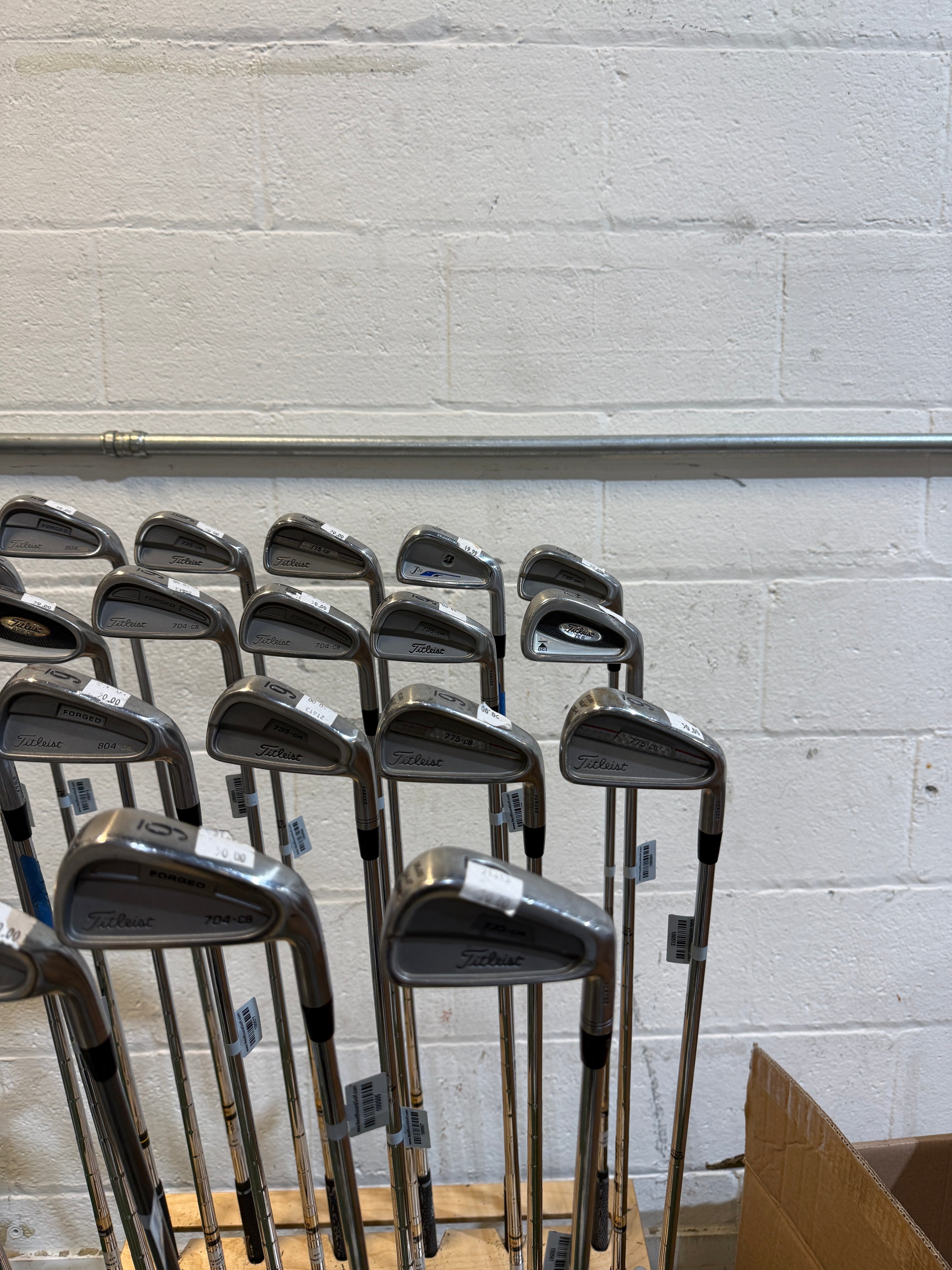 Wholesale Lot of 24 Golf Clubs - Assorted Single Irons