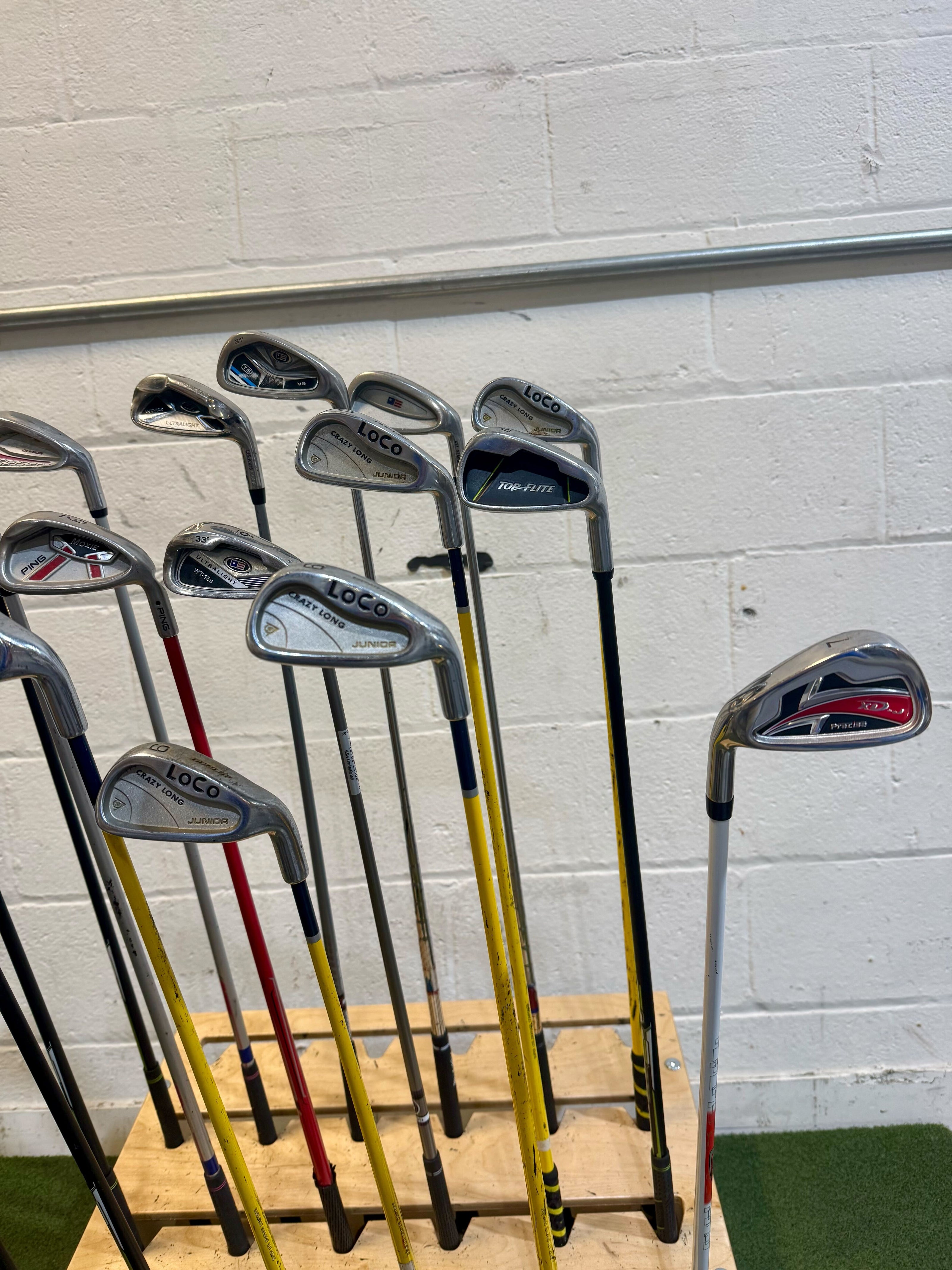 Wholesale Lot of 30 Golf Clubs - Assorted Kids Clubs - Youth Flexes