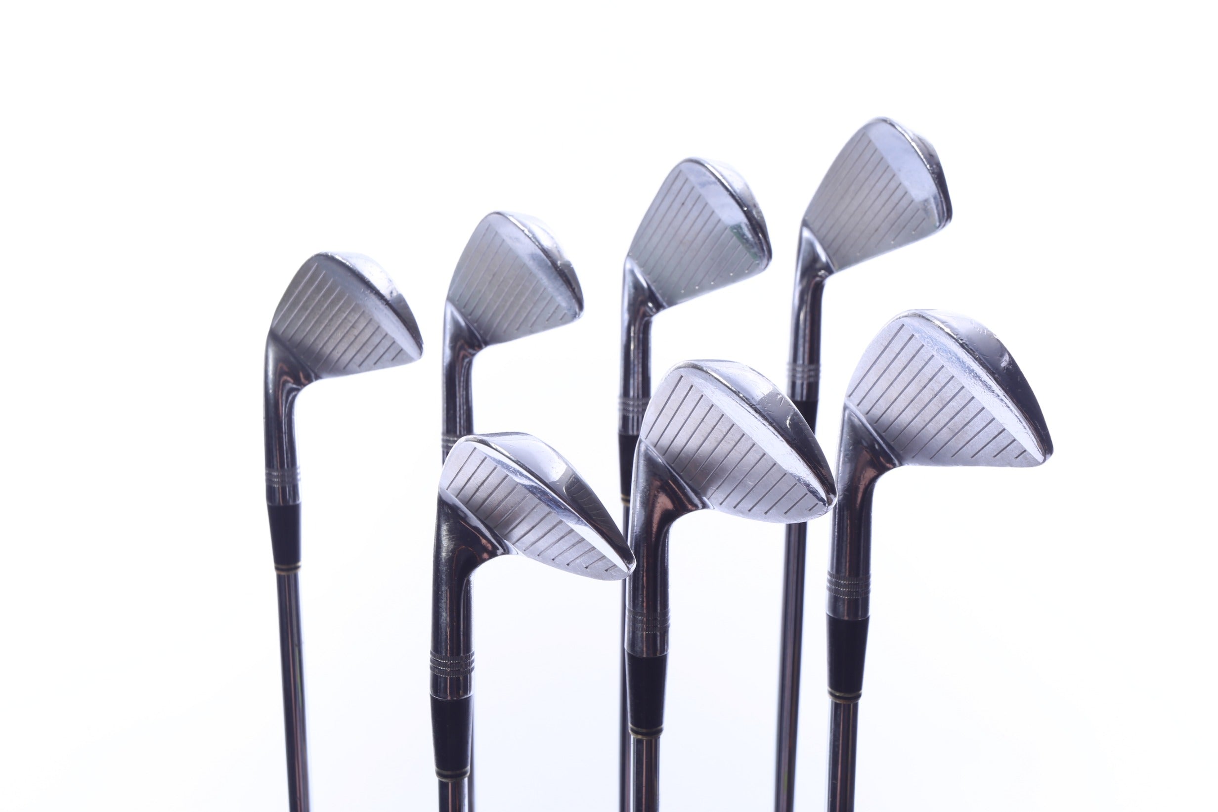 Used Wilson STAFF FG-17 Iron Set - Right-Handed - 3-9 - Stiff Flex