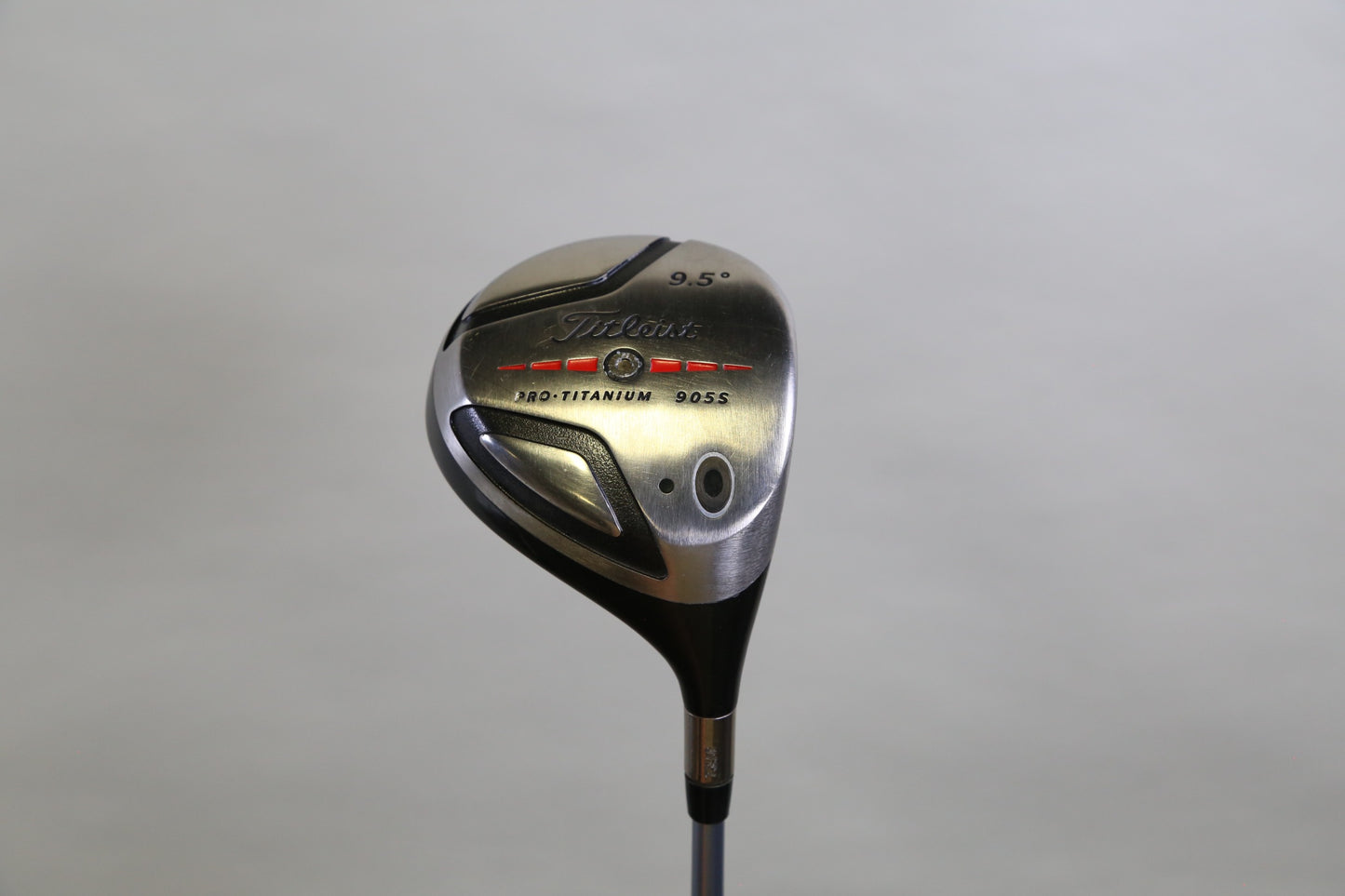 Used Titleist 905S Driver - Right-Handed - 9.5 Degrees - Stiff Flex