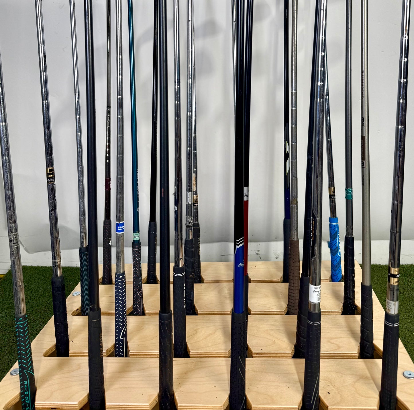 Wholesale Lot of 24 Golf Clubs - Right Handed - Assorted brands and Flexes-Next Round
