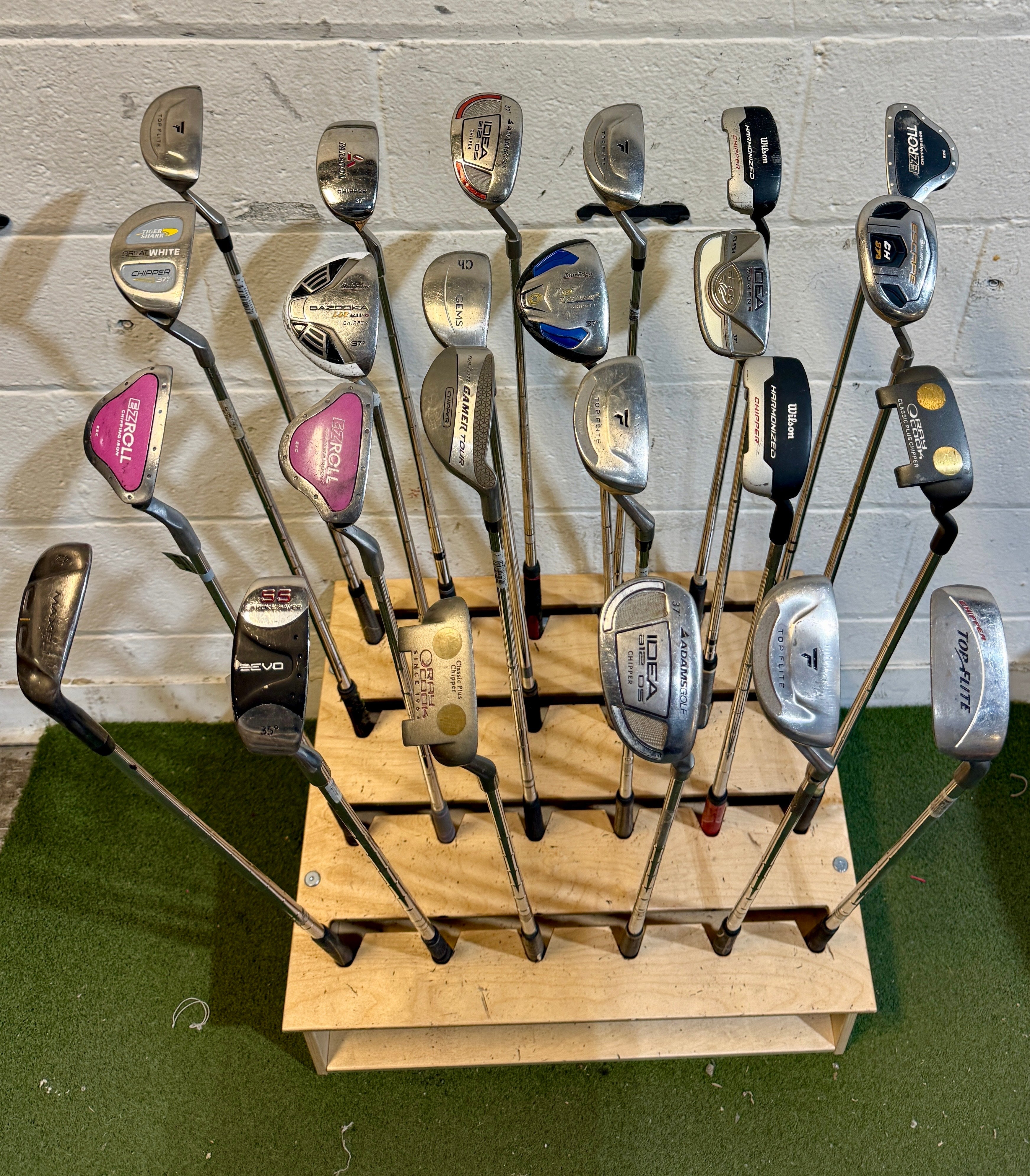 Wholesale Lot of 25 Golf Clubs - Assorted Wedges