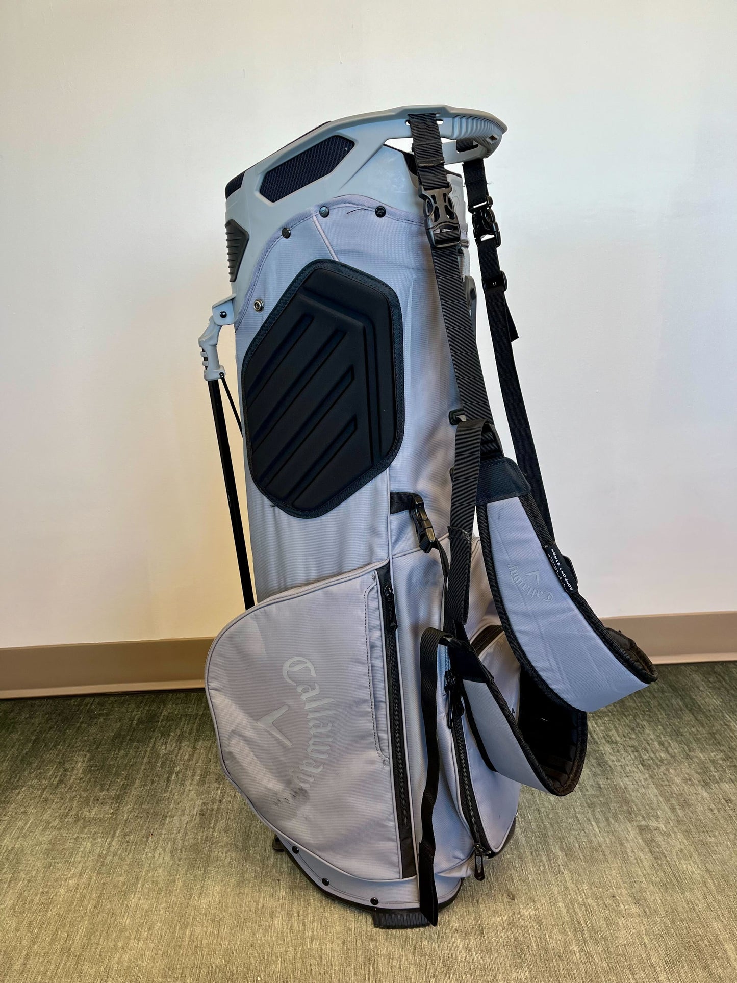 Callaway Fairway + Stand Bag 4 Dividers/5 Pockets with Strap and Rain Cover-Next Round