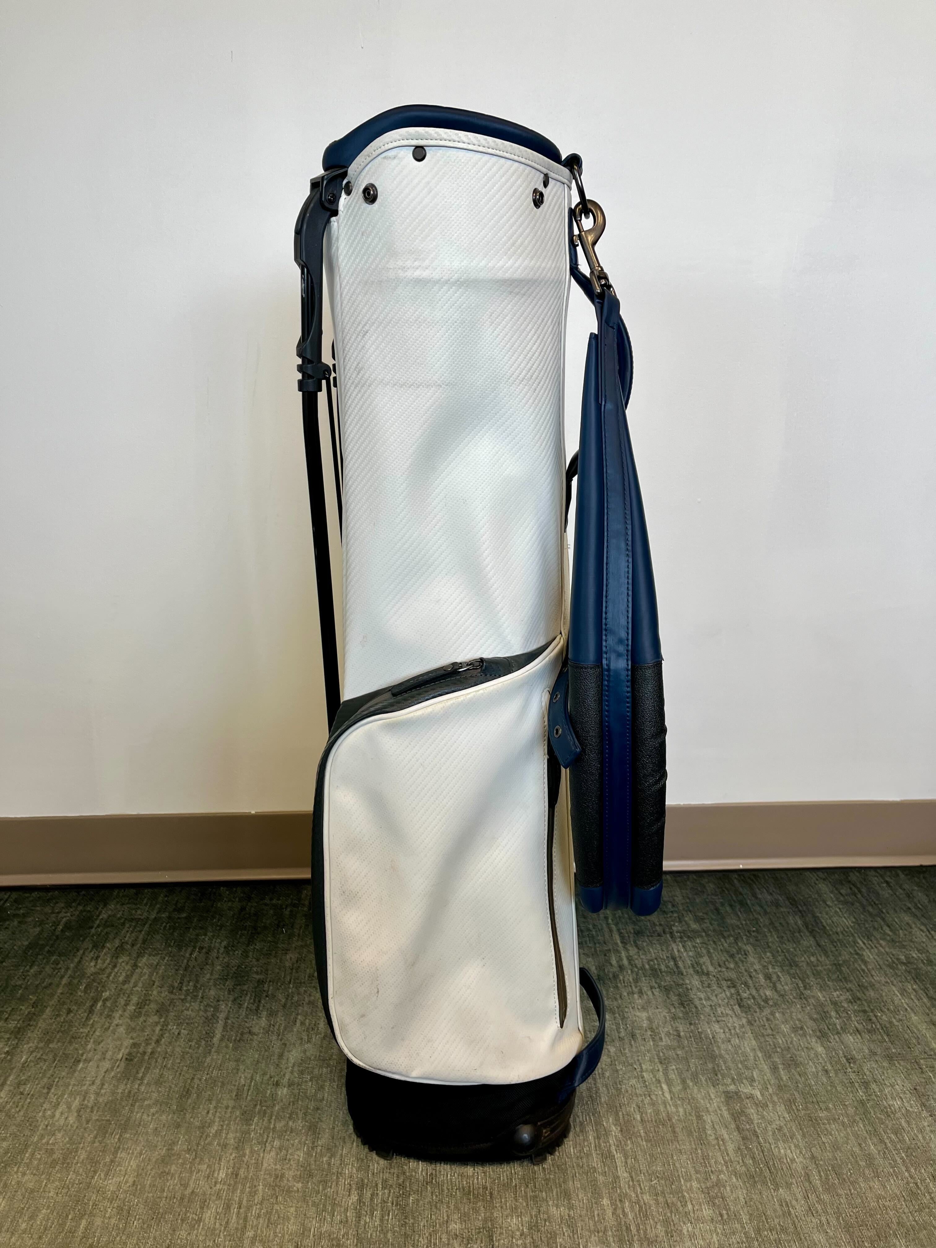 Stitch Sunday Golf Bag White/Blue 2 Dividers/4 pockets with Strap-Next Round