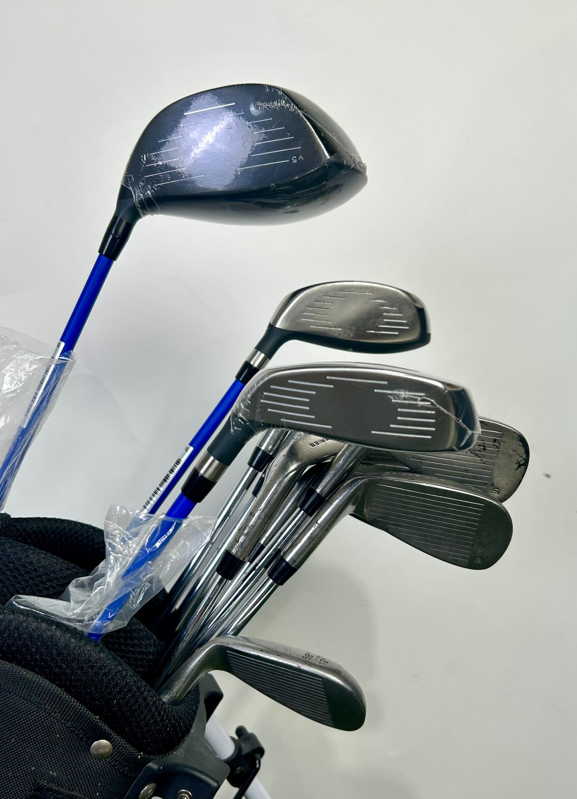 Maxfli Kids Golf Bag - Includes Complete Right-Handed U.S Kids Junior Golf Set-Next Round