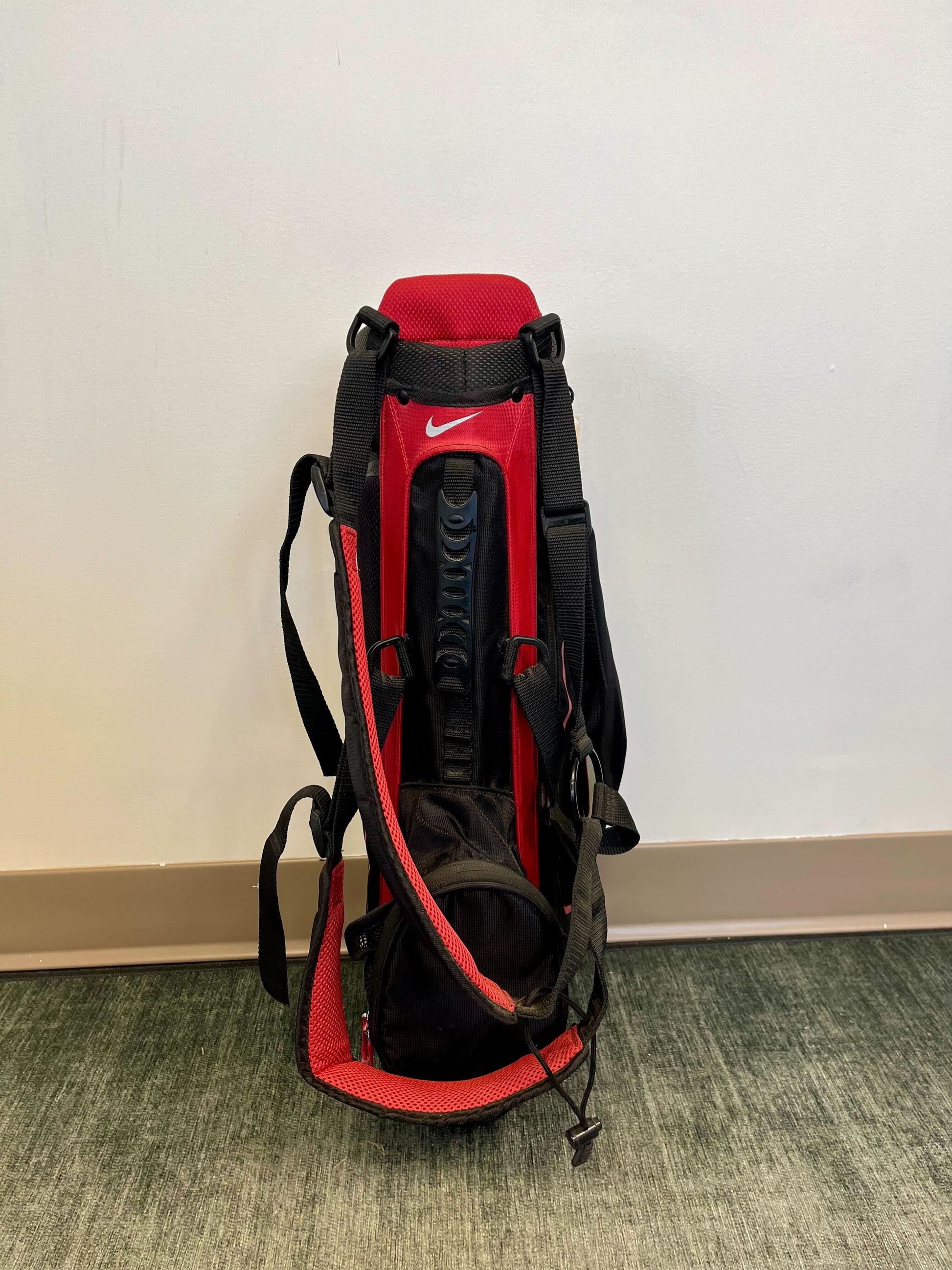 Nike Golf Black/Red Stand Golf Bag 4 Dividers 4 Pockets-Next Round