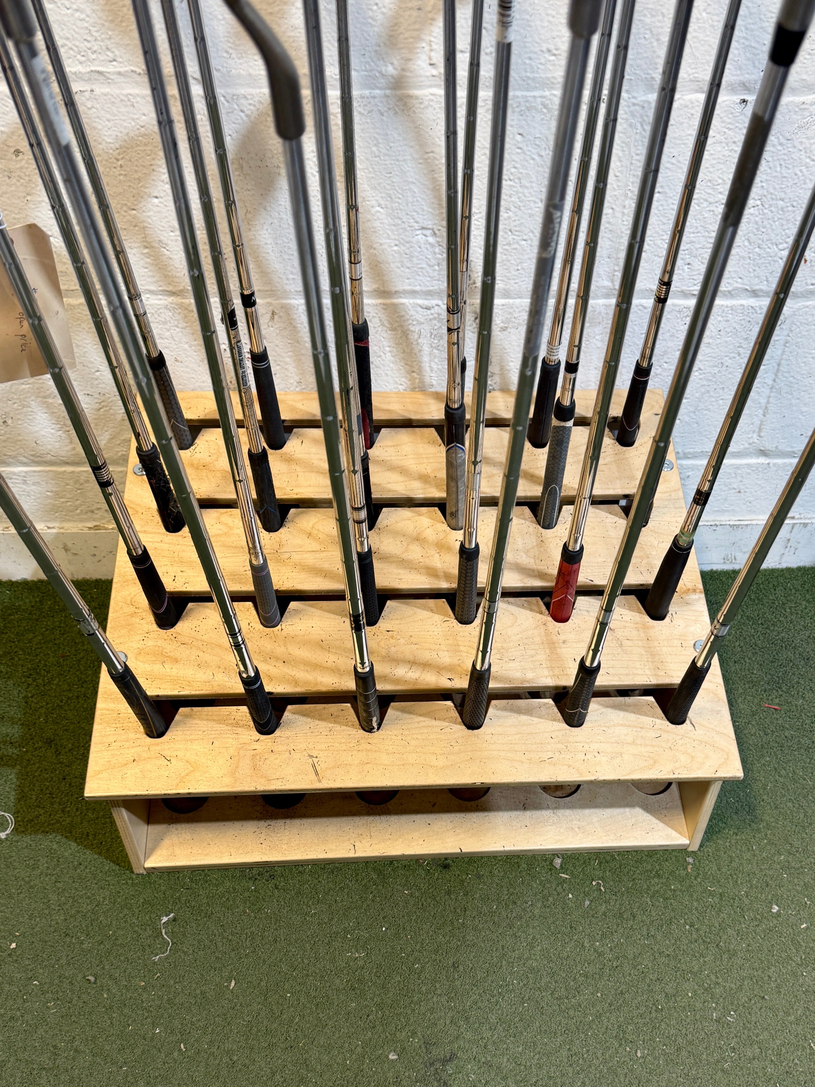 Wholesale Lot of 25 Golf Clubs - Assorted Wedges