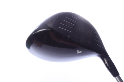 Used Titleist 915 D2 Driver - 9.5 Degrees - Stiff Flex Mitsubishi Diamana S+ - Left-Handed