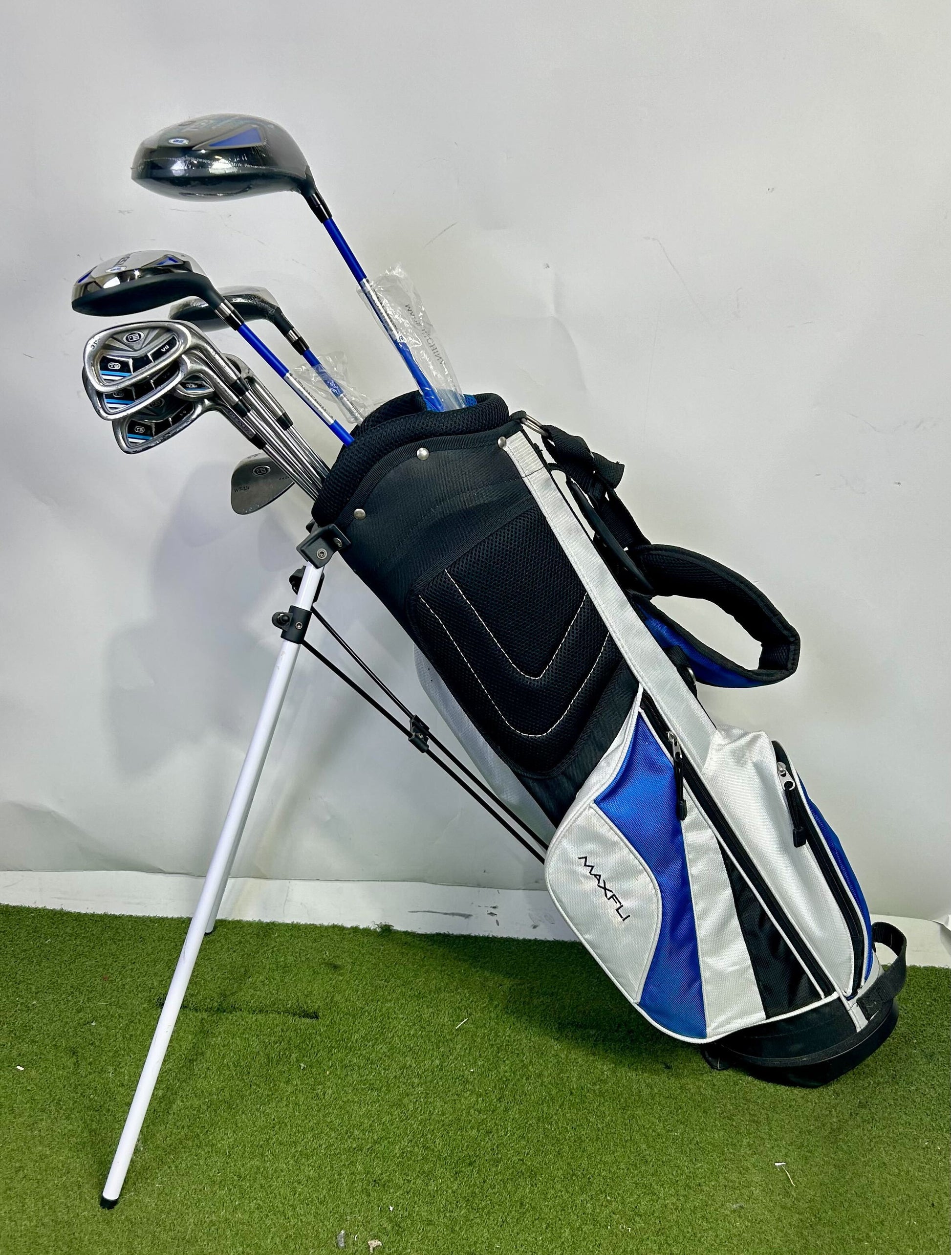 Maxfli Kids Golf Bag - Includes Complete Right-Handed U.S Kids Junior Golf Set-Next Round