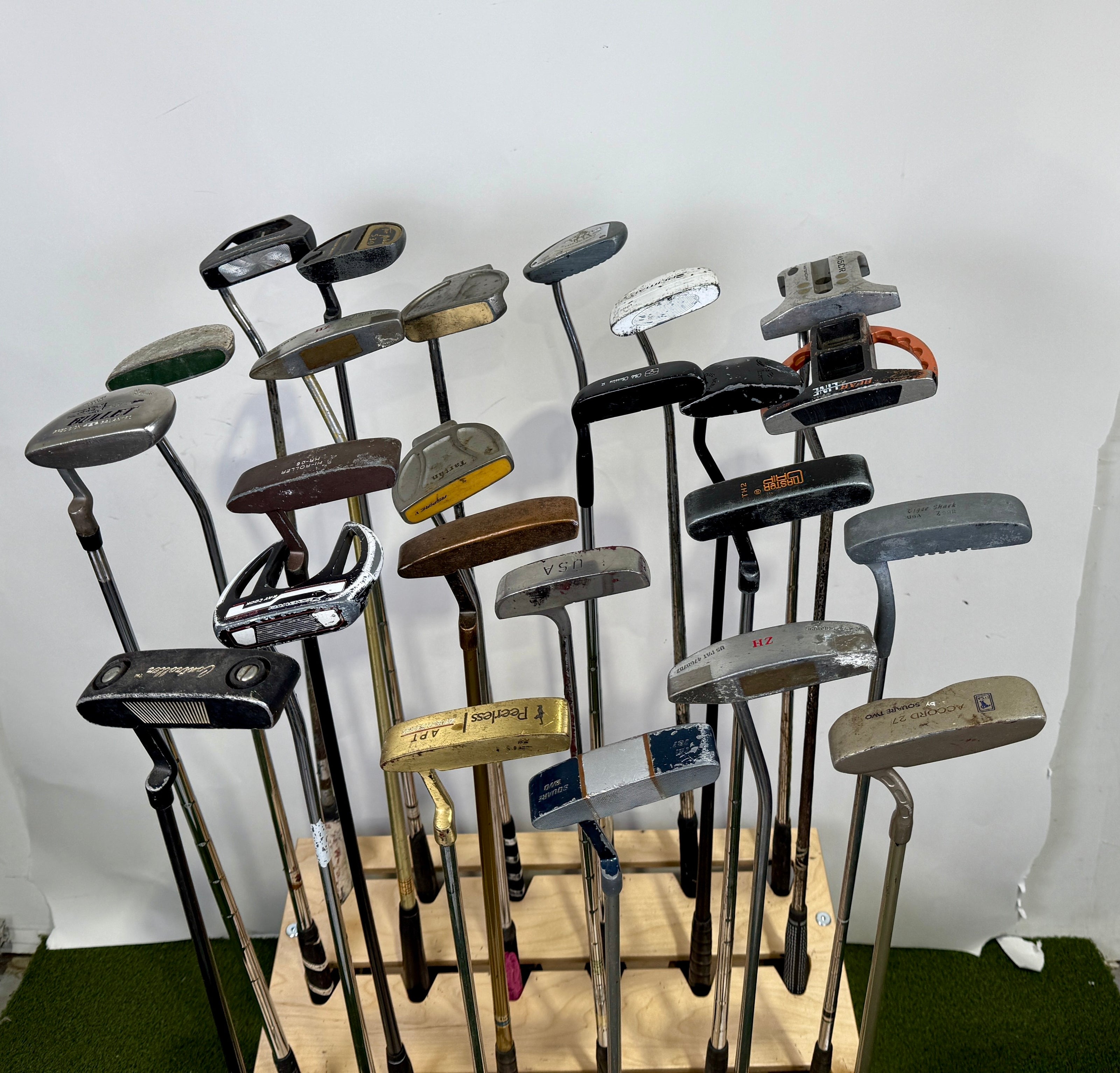 Wholesale Lot of 50 Golf Clubs - Putters Assorted Brands-Next Round