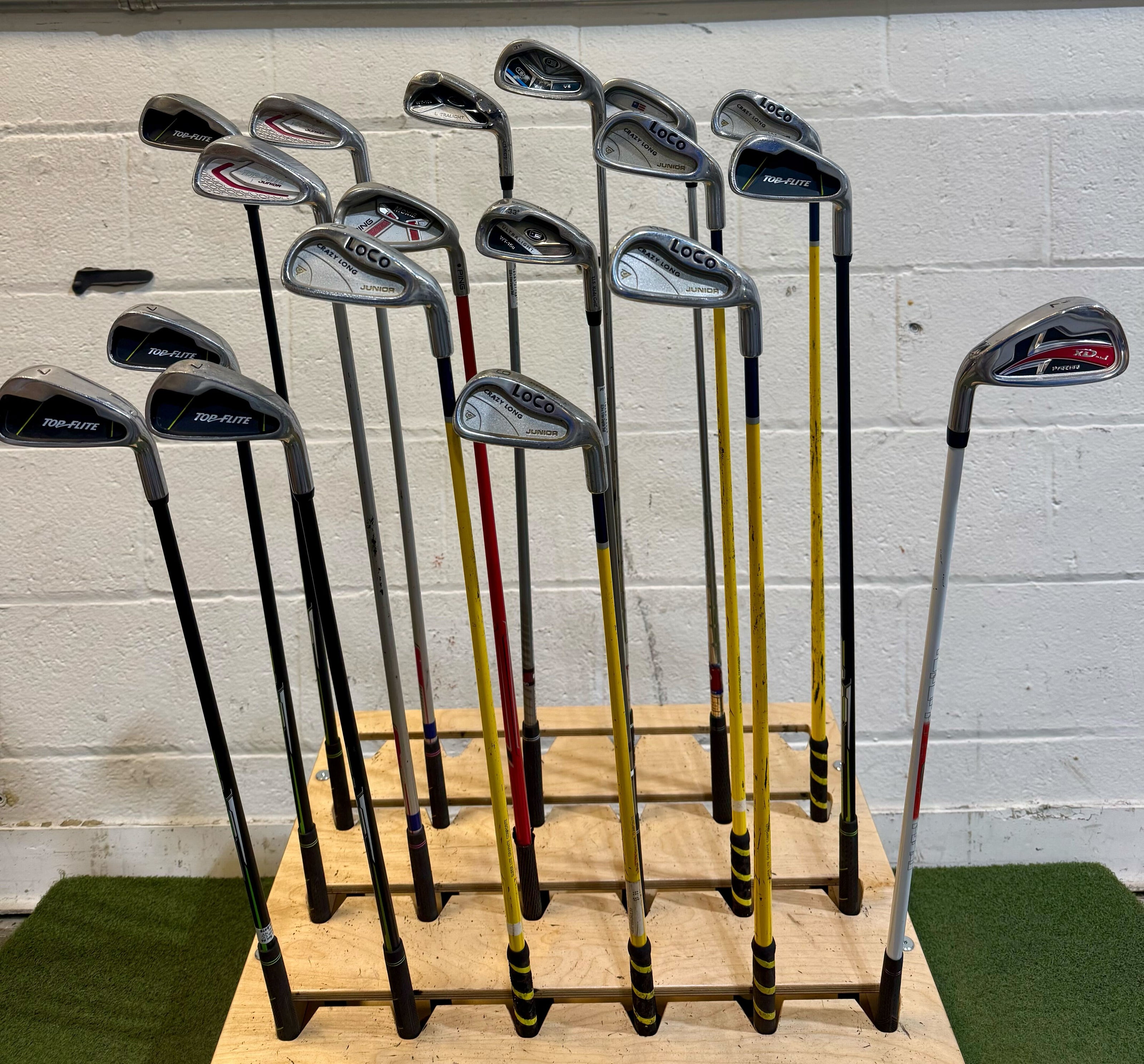 Wholesale Lot of 30 Golf Clubs - Assorted Kids Clubs - Youth Flexes
