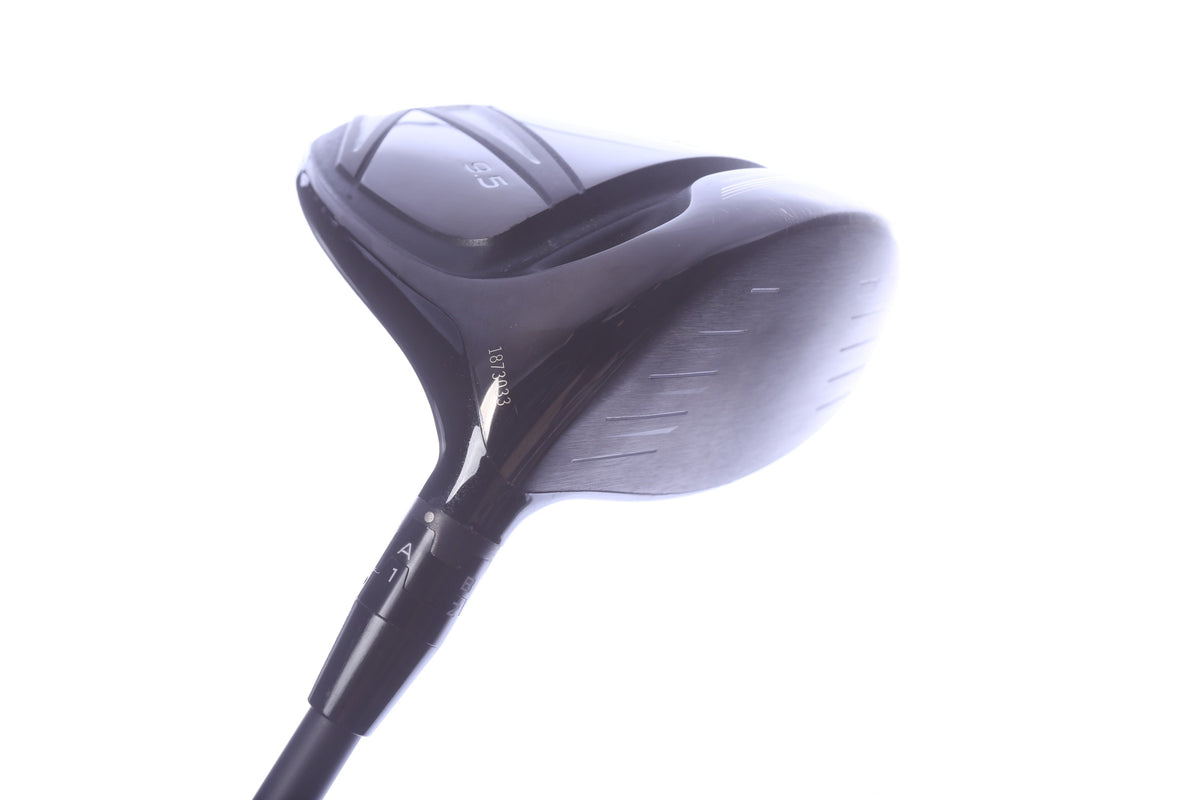 Used Titleist 915 D2 Driver - 9.5 Degrees - Stiff Flex Mitsubishi Tensei 1K  - Right-Handed