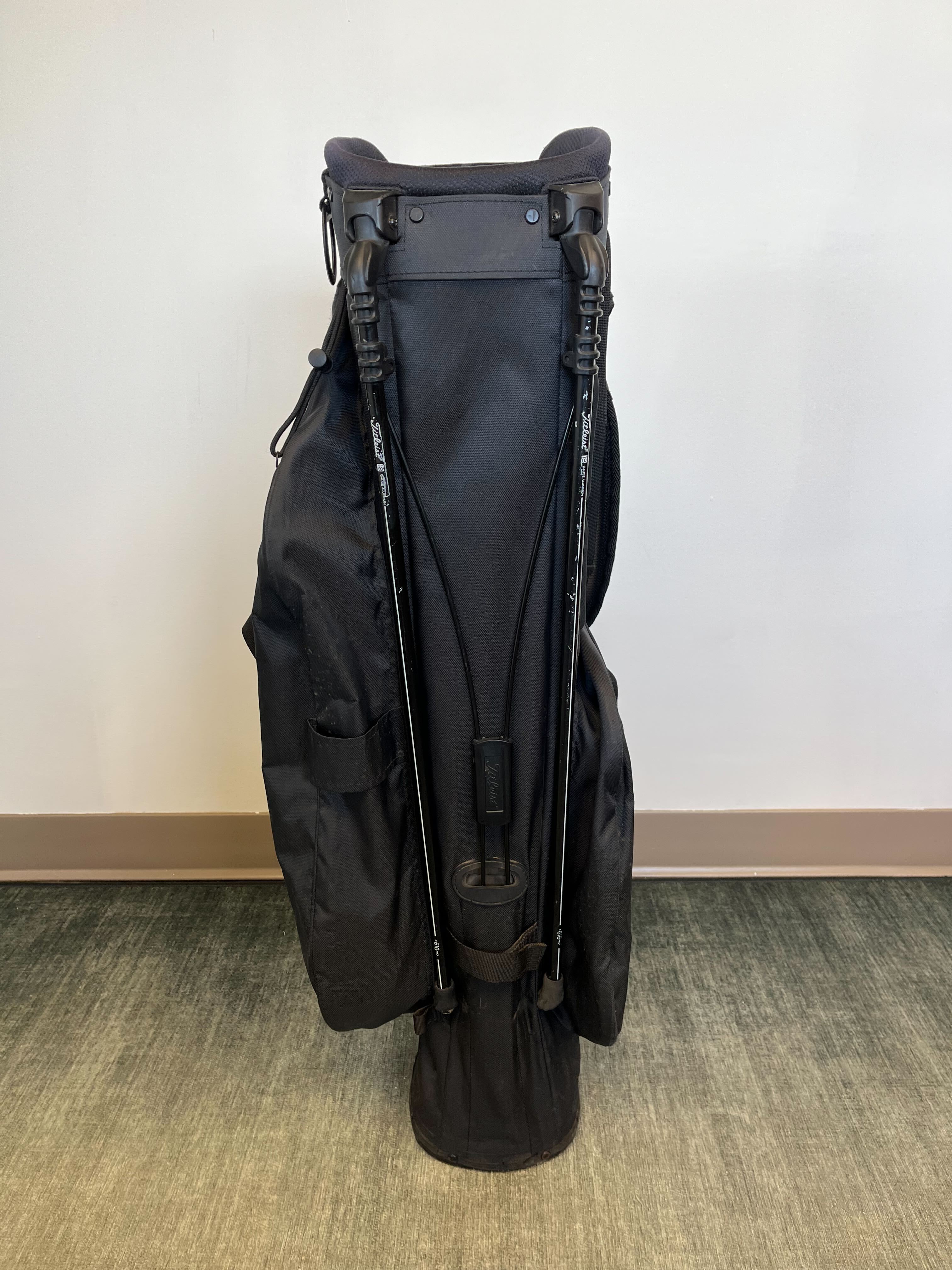 Titleist Players 4 Stand Bag Black 4 Dividers w/ Strap and Rain Cover-Next Round