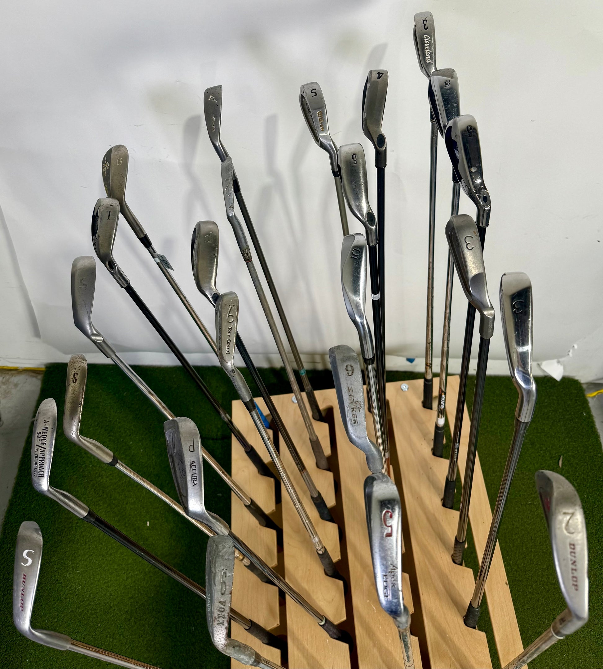 Wholesale Lot of 24 Golf Clubs - Right Handed - Assorted brands and Flexes-Next Round