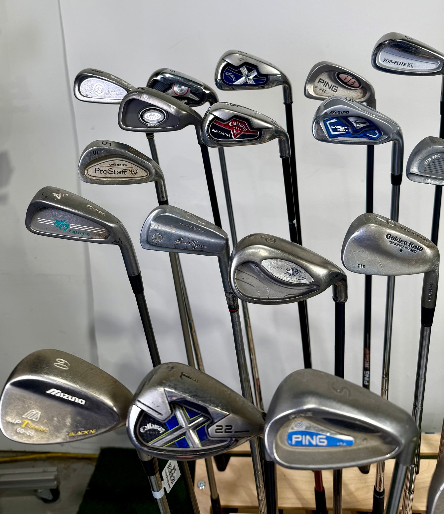 Wholesale Lot of 24 Golf Clubs - Right Handed - Assorted brands and Flexes-Next Round