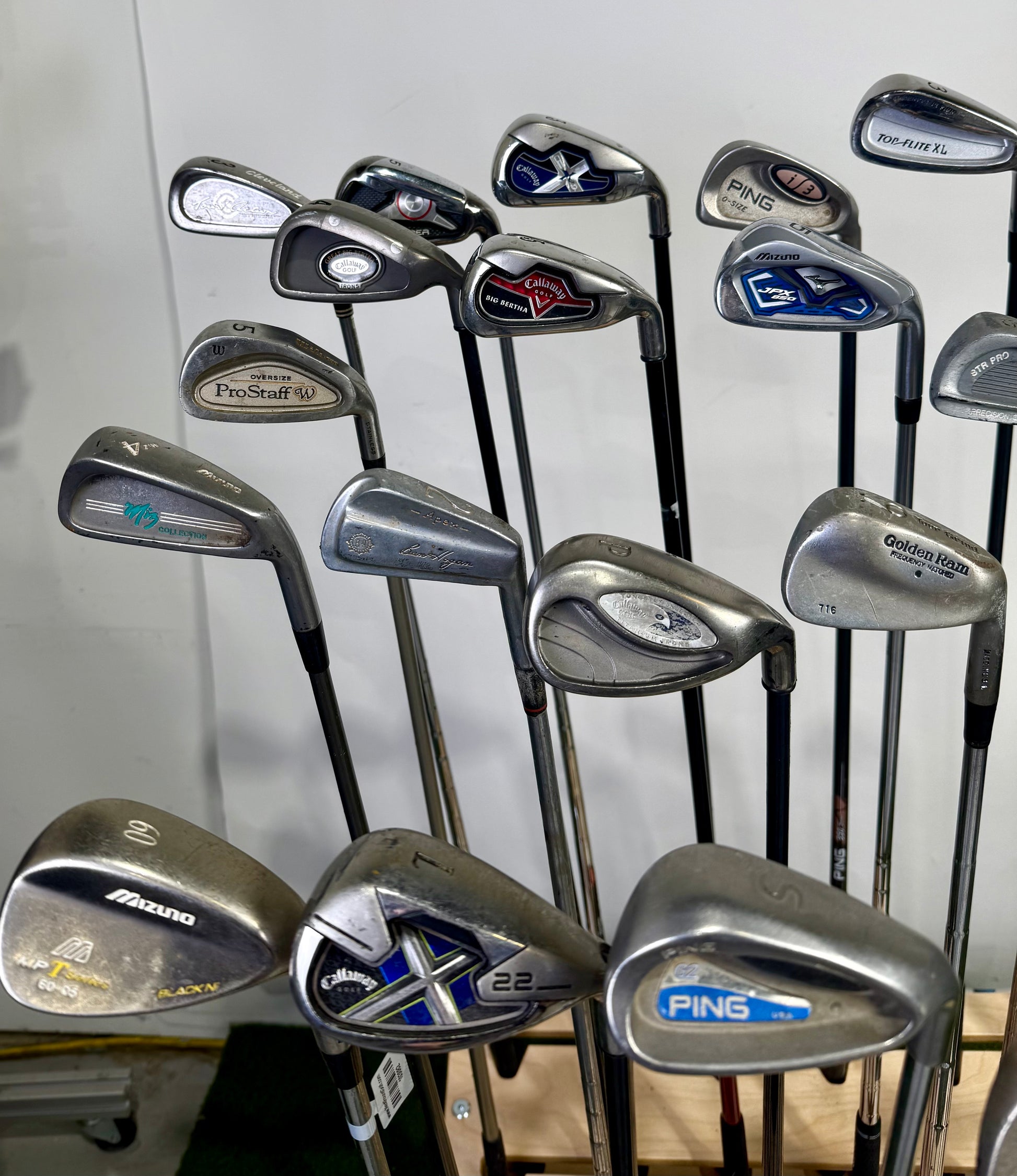 Wholesale Lot of 24 Golf Clubs - Right Handed - Assorted brands and Flexes-Next Round
