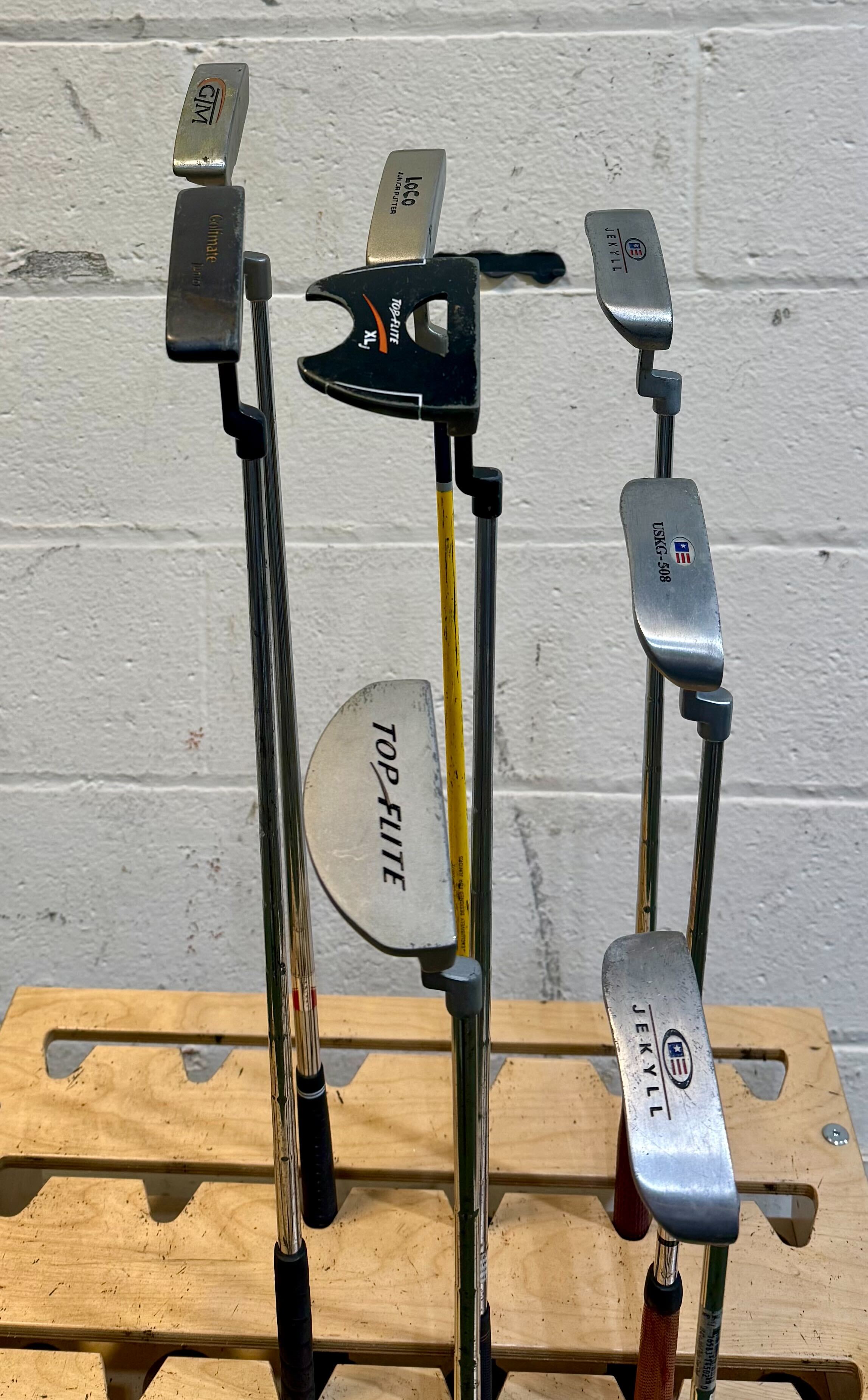Wholesale Lot of 20 Golf Clubs - Assorted Kids Putters