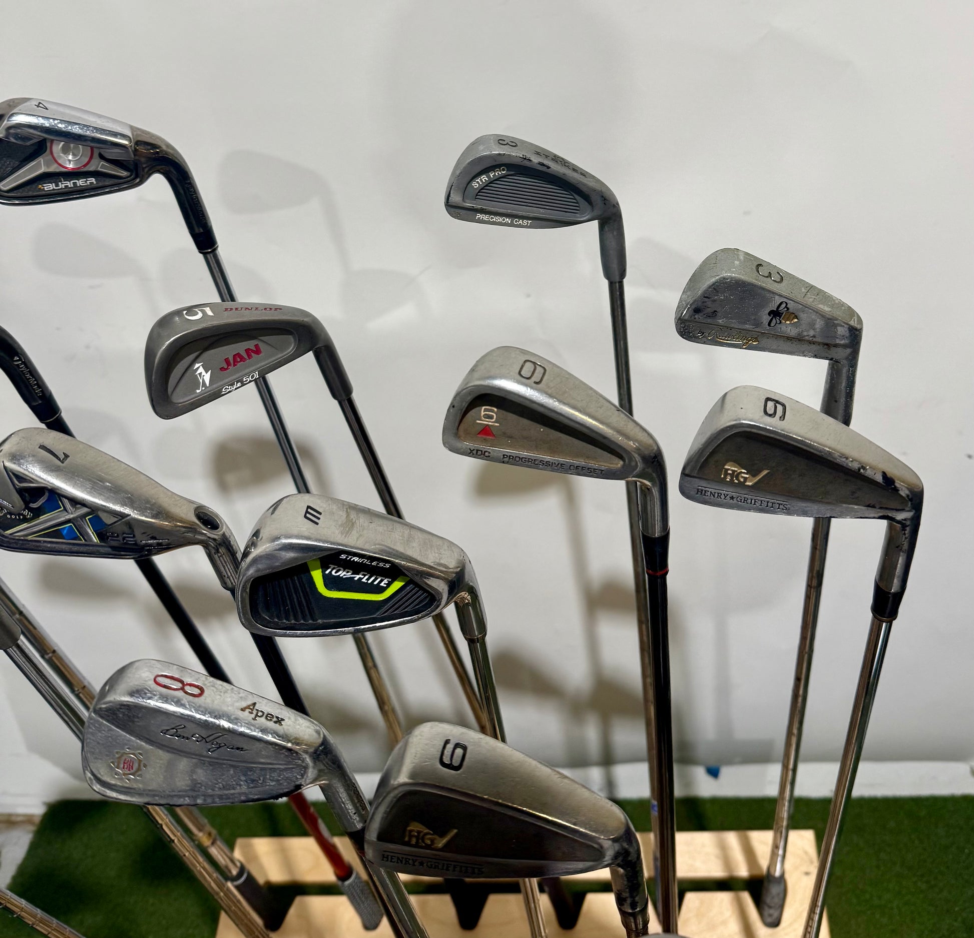 Wholesale Lot of 24 Golf Clubs - Right Handed - Assorted brands and Flexes-Next Round