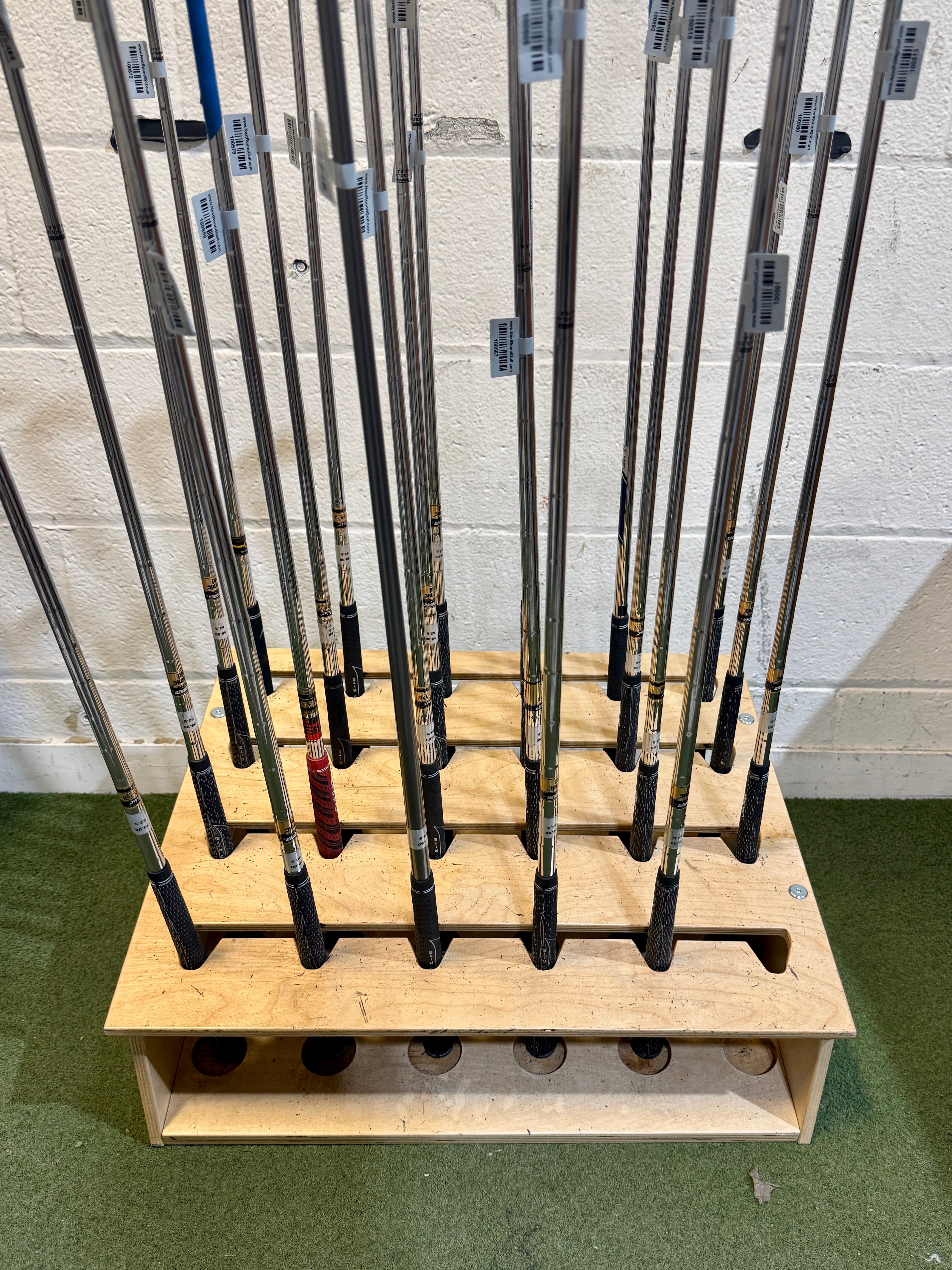 Wholesale Lot of 24 Golf Clubs - Assorted Single Irons