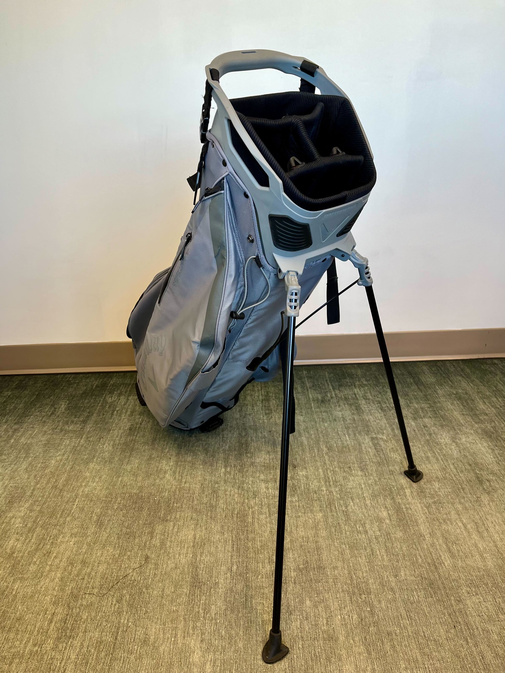 Callaway Fairway + Stand Bag 4 Dividers/5 Pockets with Strap and Rain Cover-Next Round