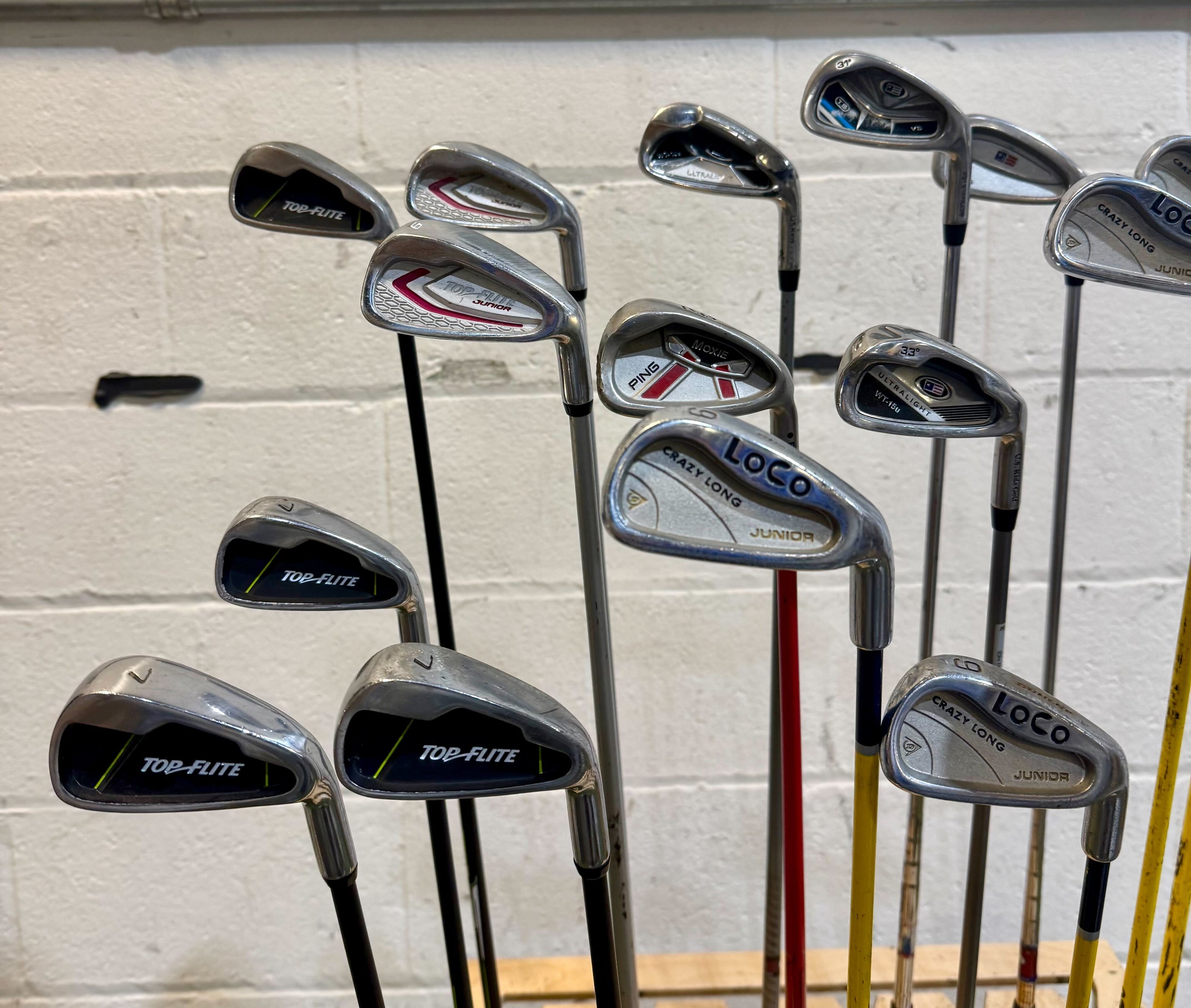 Wholesale Lot of 30 Golf Clubs - Assorted Kids Clubs - Youth Flexes