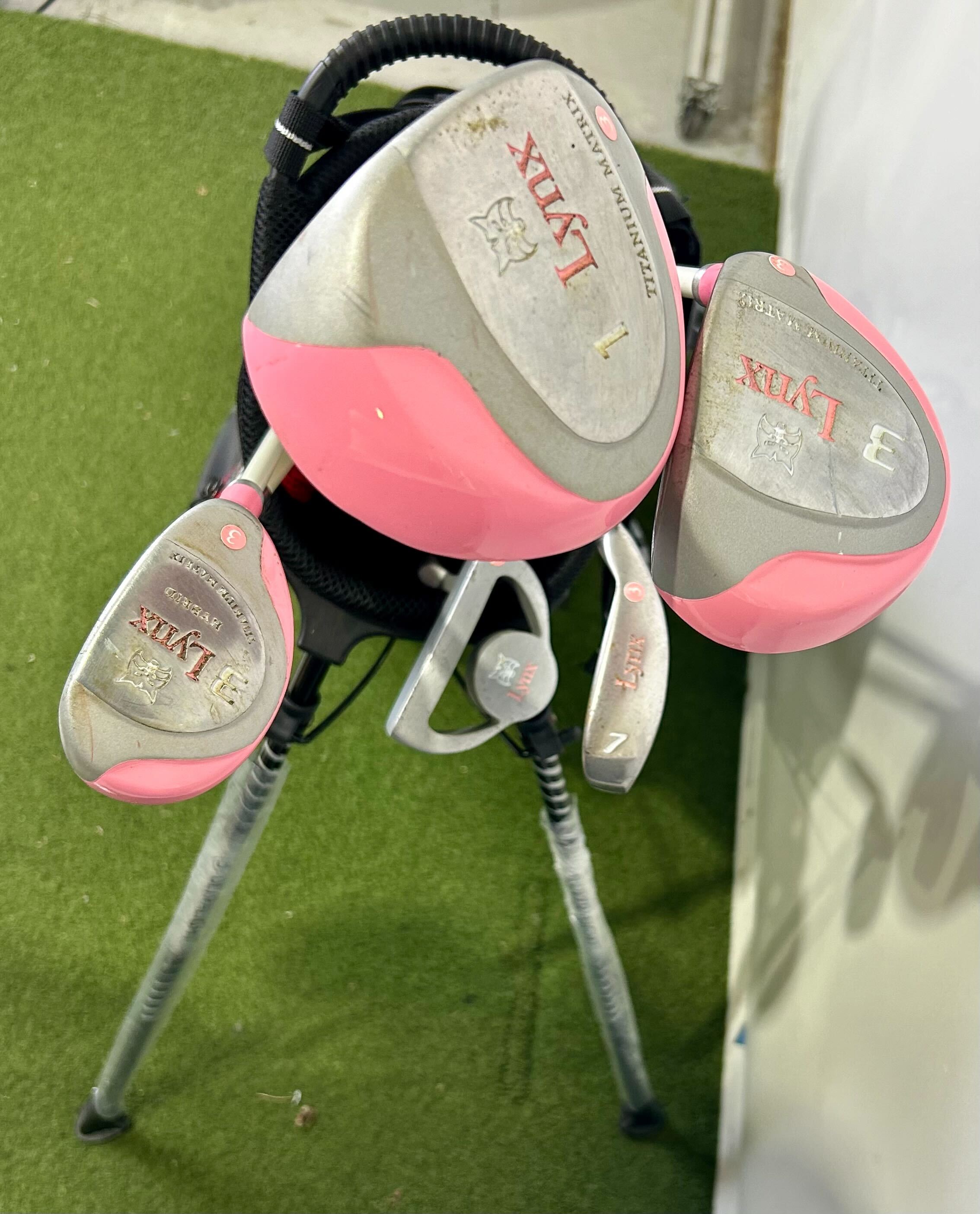 U.S Kids Golf Bag - Includes Right-Handed Kids Lynx Women's Golf Set-Next Round