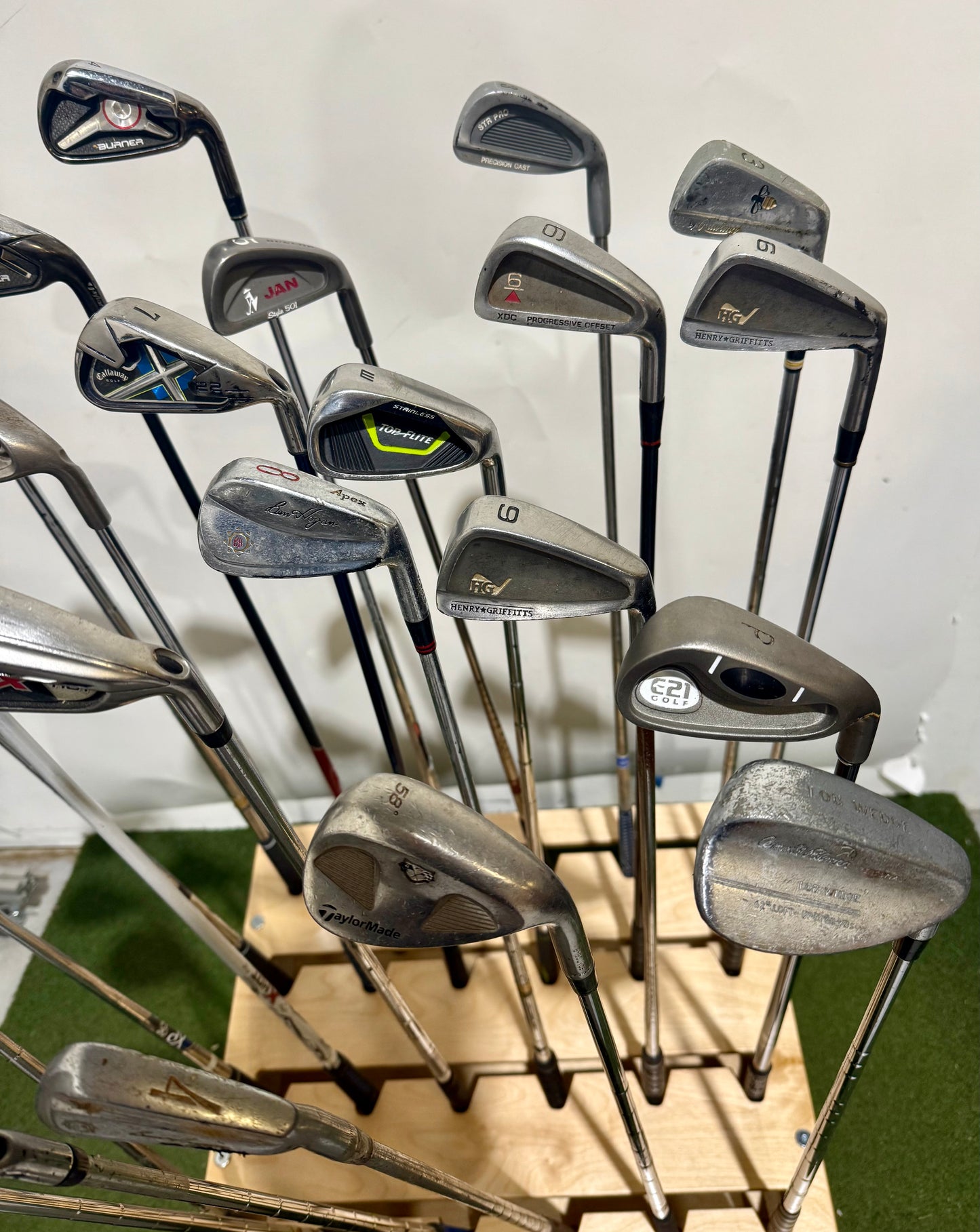 Wholesale Lot of 24 Golf Clubs - Right Handed - Assorted brands and Flexes-Next Round